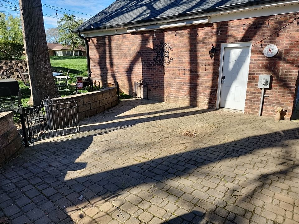 House Wash using cleaner by Power Wash Masters LLC