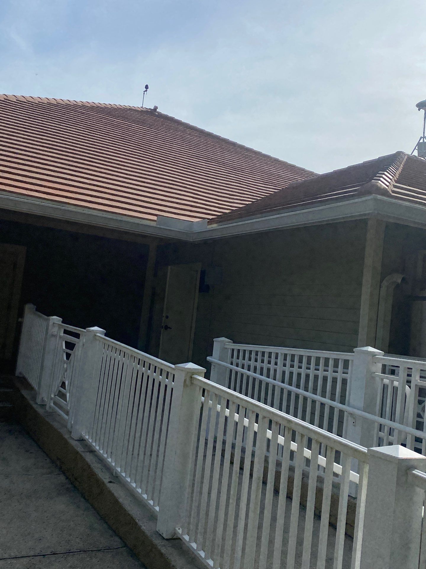 7-Inch Smooth Box Seamless Gutters using smooth box gutters in Fort Myers FL by Gutter Professors