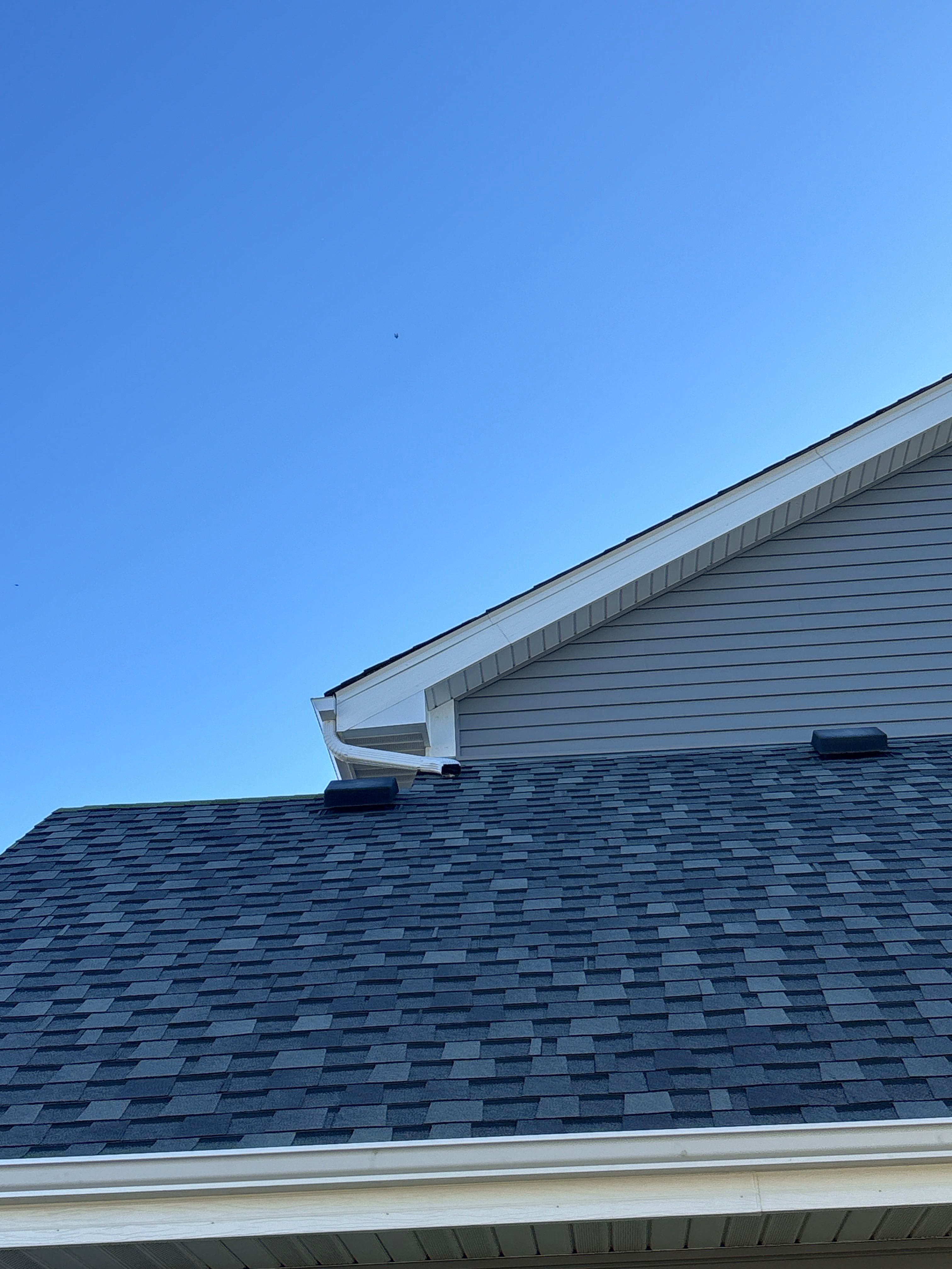 5" White Seamless Gutter Installation – Farmington, MN by Next Level Seamless Gutters / Exteriors Inc.