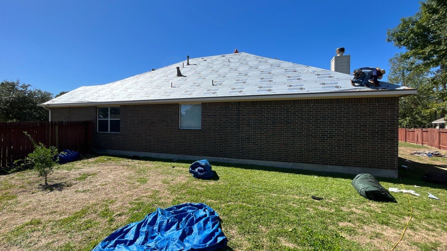 GAF HDZ - Weathered Wood by Elite Roofing LLC