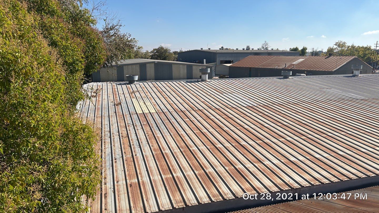 MR Roofing system using Conklin BenchPly system with PUMA top coat by Straight Edge Roofing Inc