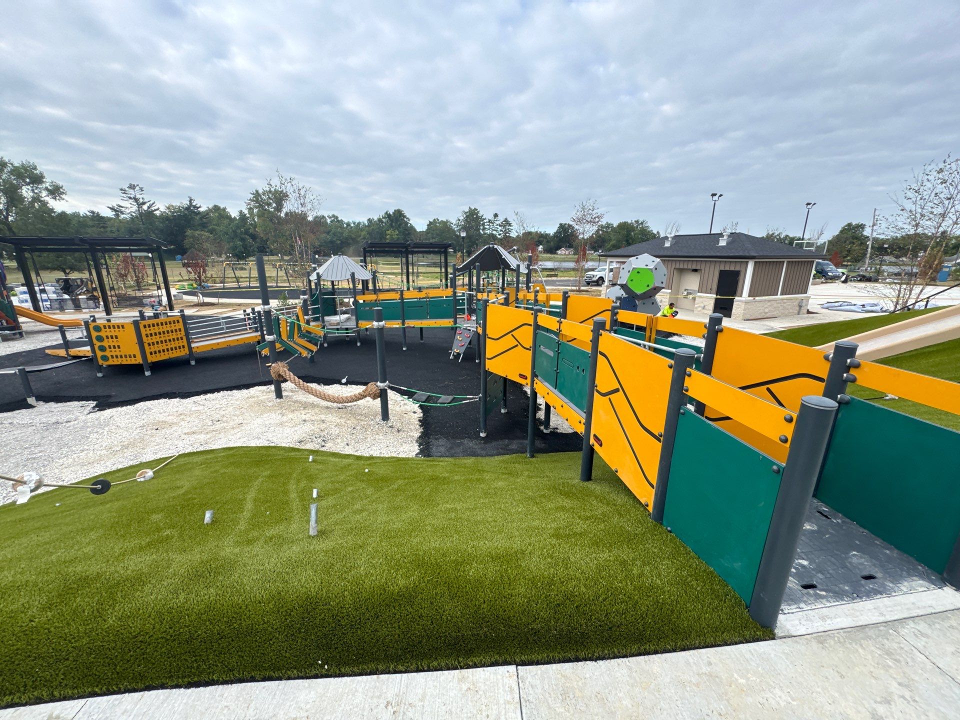 City Lake Park by ForeverLawn NEIN/INDY