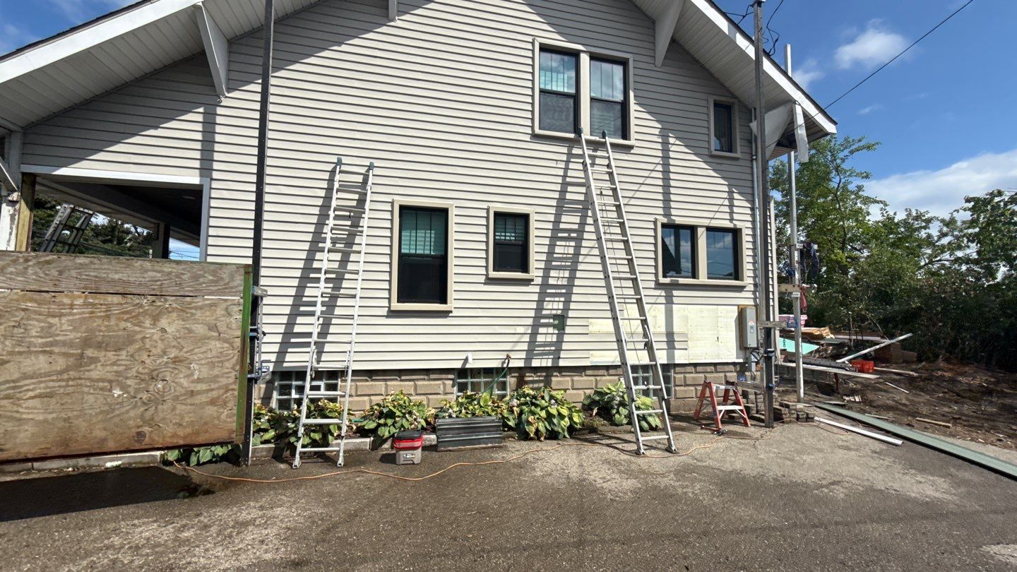 Siding Replacement using Alside Charter Oak D4.5" Deep Moss by 180 Contractors
