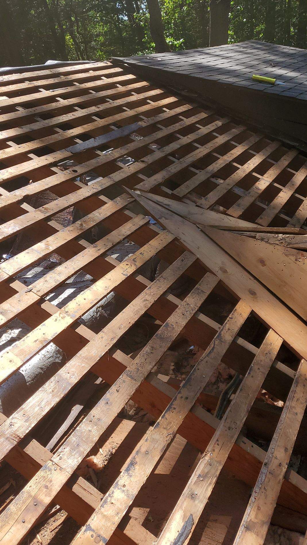 Residential Roofing Installation using Cedar Roof CertainTeed Landmark AR - Weathered Wood by Roof Right Inc