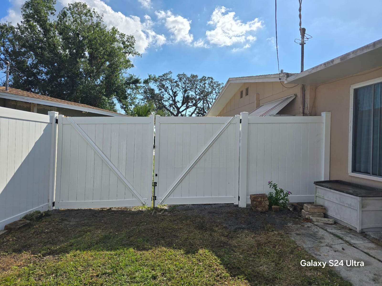Vinyl and Chain Link Combo in Venice by True Fence LLC
