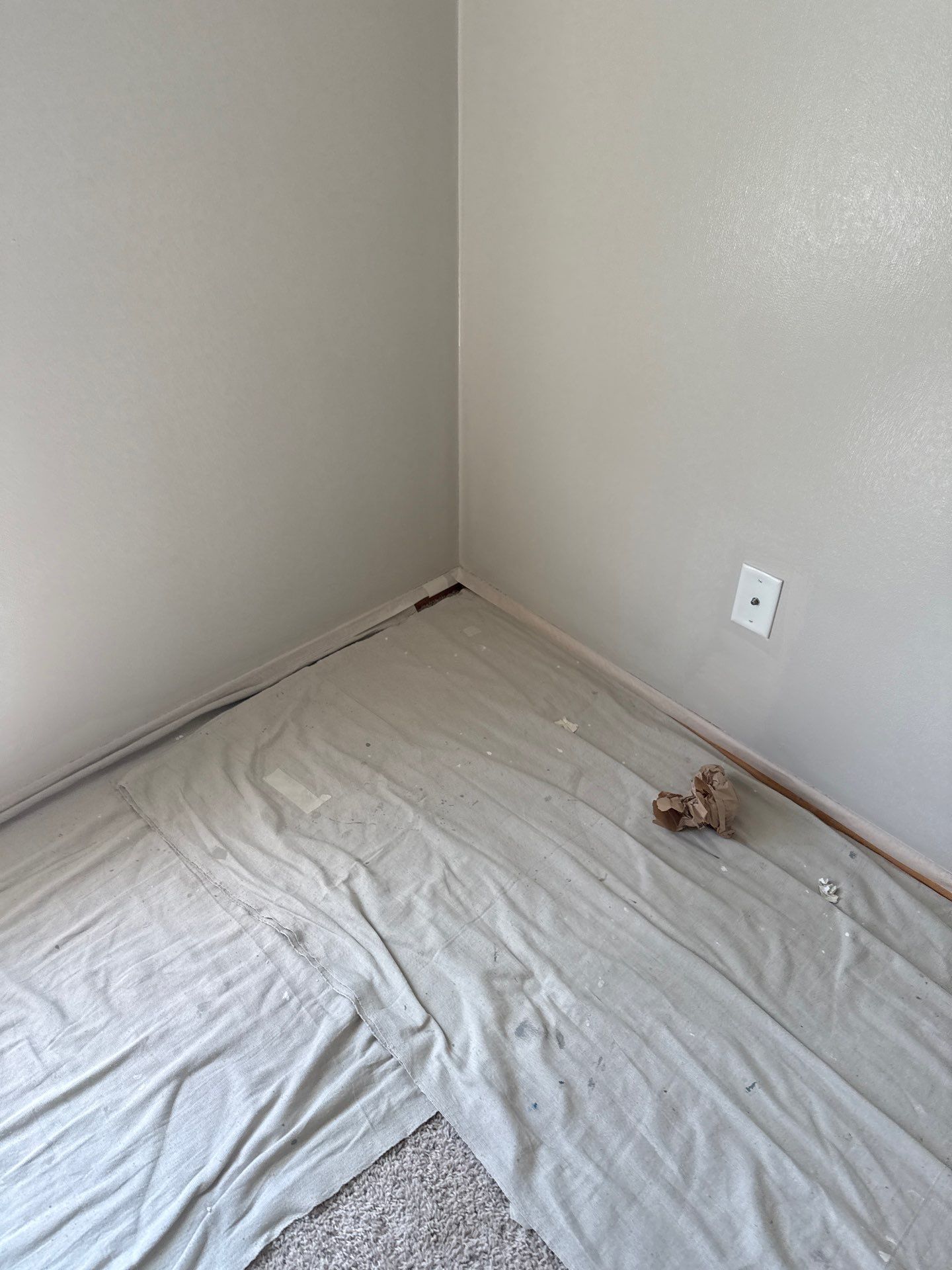 Condo Repaint Walls in Urbandale by Midwest Paint LLC