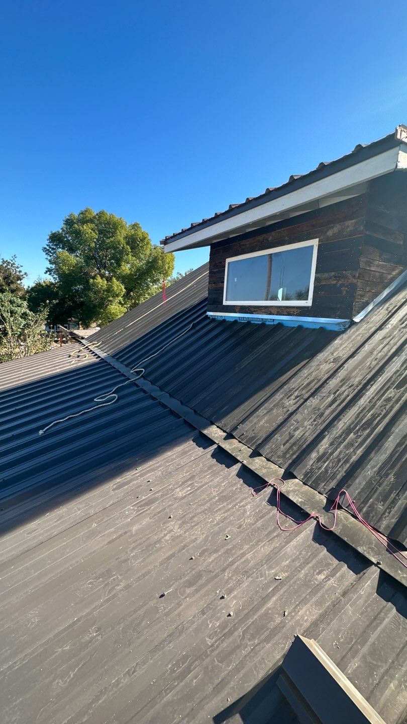 Ash Gray Exposed Fastener  by Reimagine Roofing