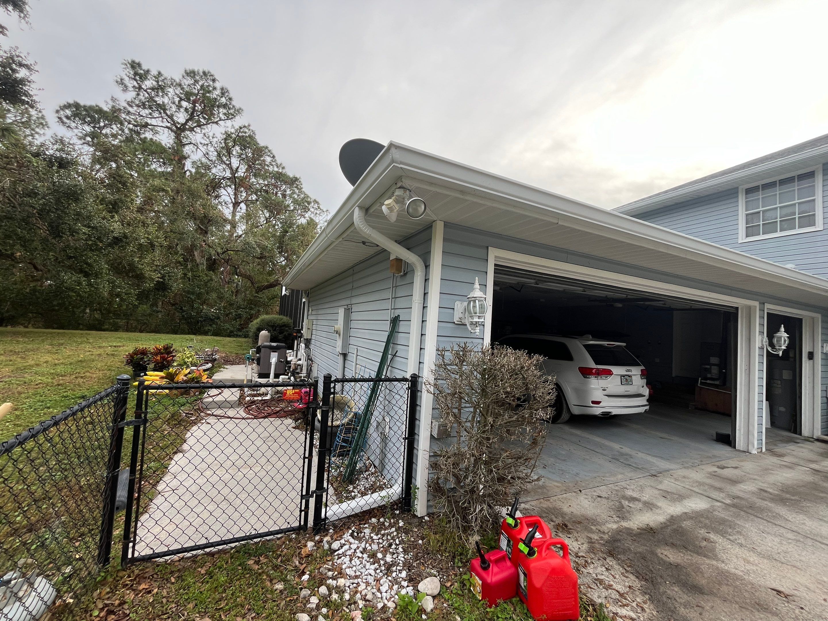 6-inch Seamless Gutters Installed in Bradenton FL by Gutter Professors