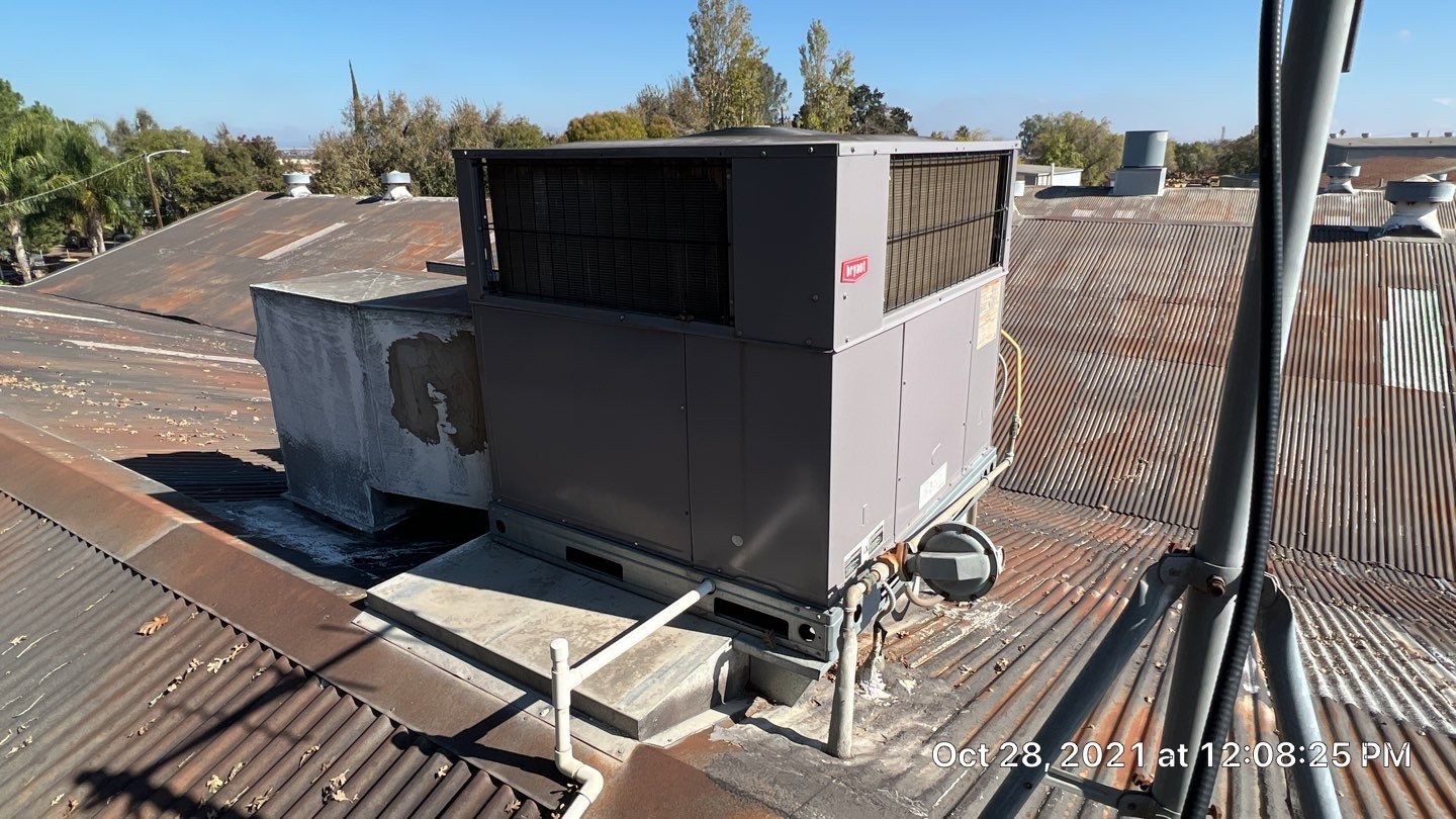 MR Roofing system using Conklin BenchPly system with PUMA top coat by Straight Edge Roofing Inc