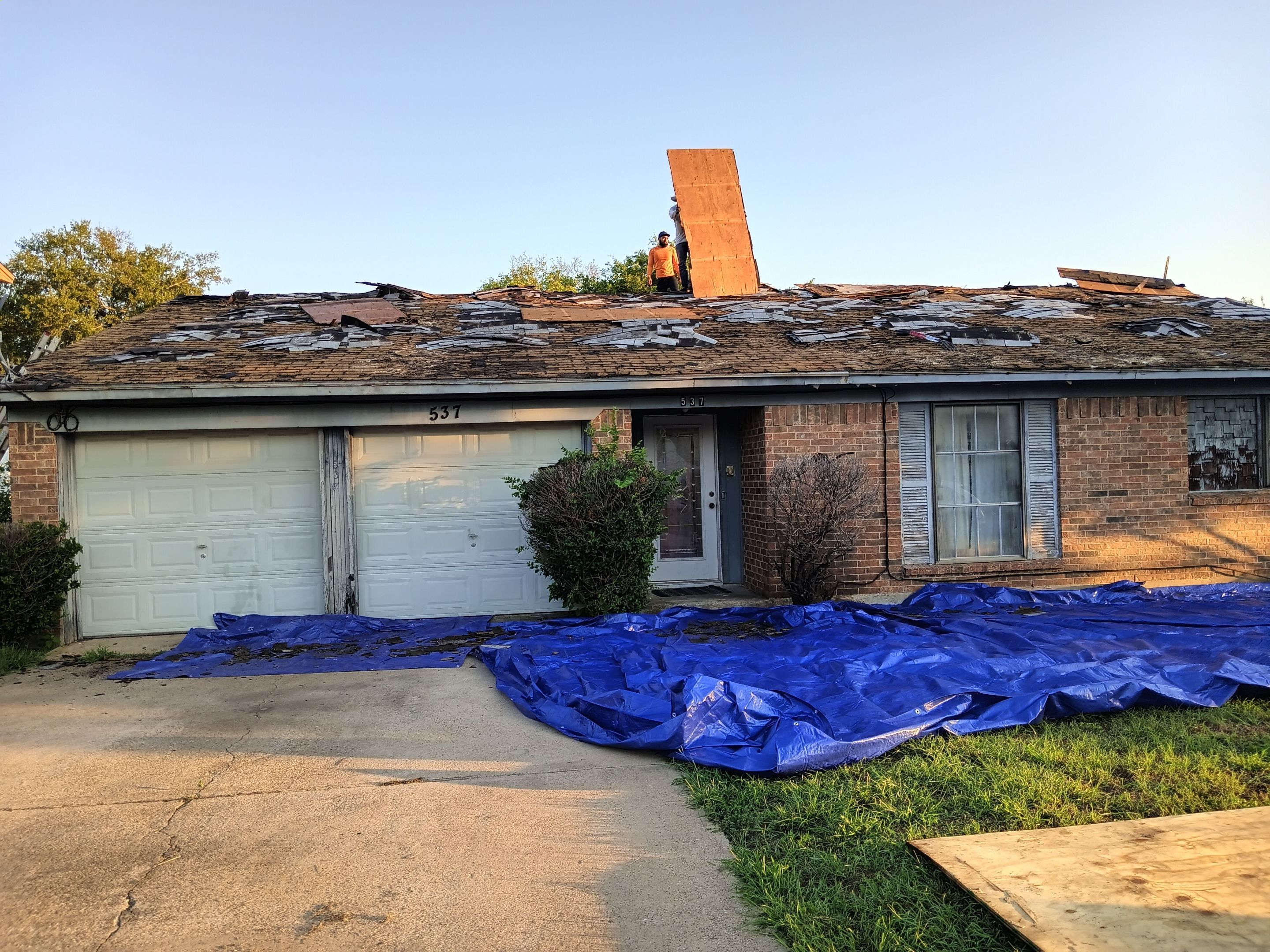 Roof Replacement by EL-GC LLC 