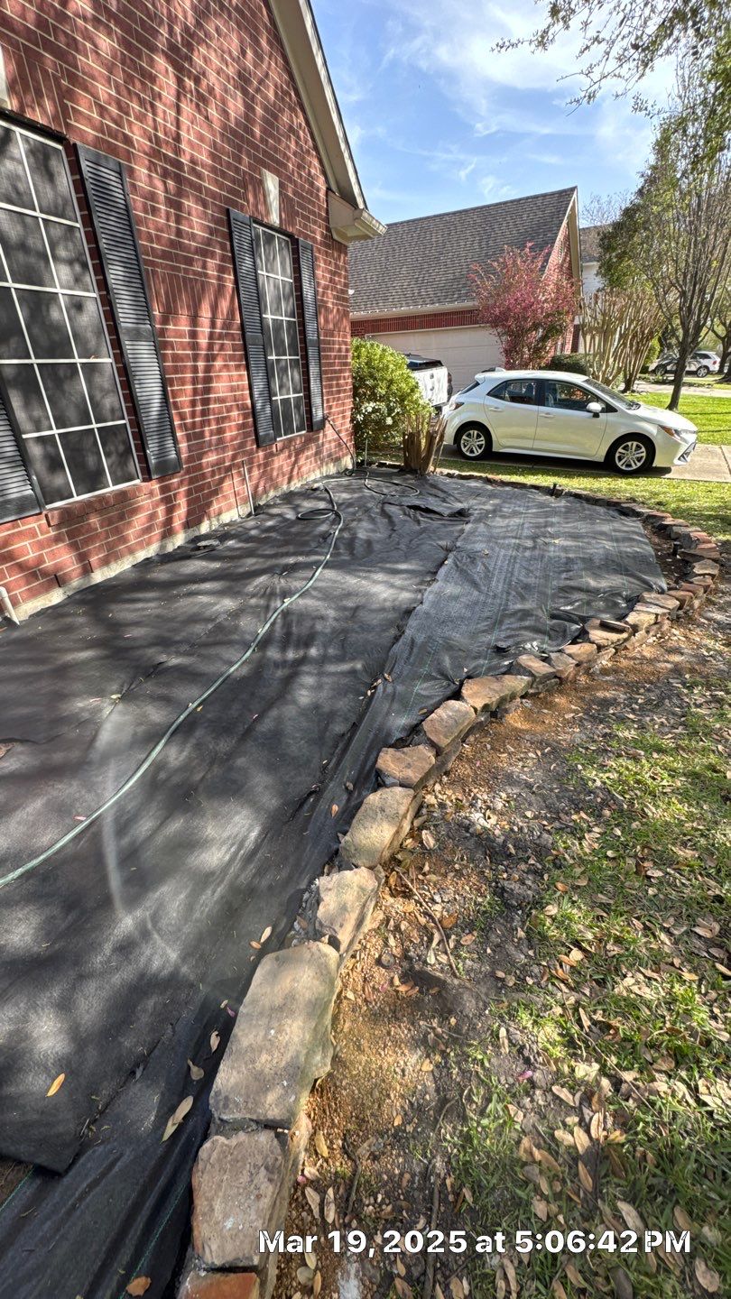 🌿 Mr. Kling – Front Yard Flower Bed Refresh & Backyard Walk Path by Texas Urban Elements