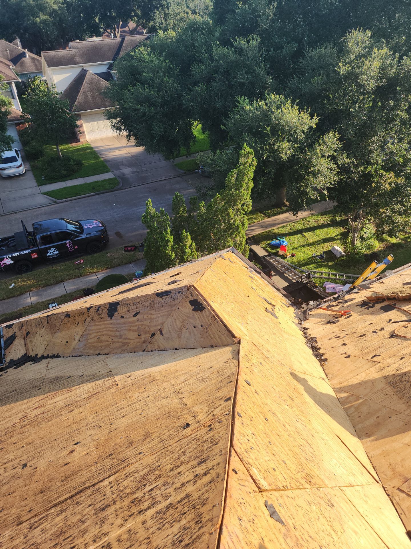 Residential Roofing Installation using Owen's Corning Duration (Lifetime) Shingles by Roof Repair Company