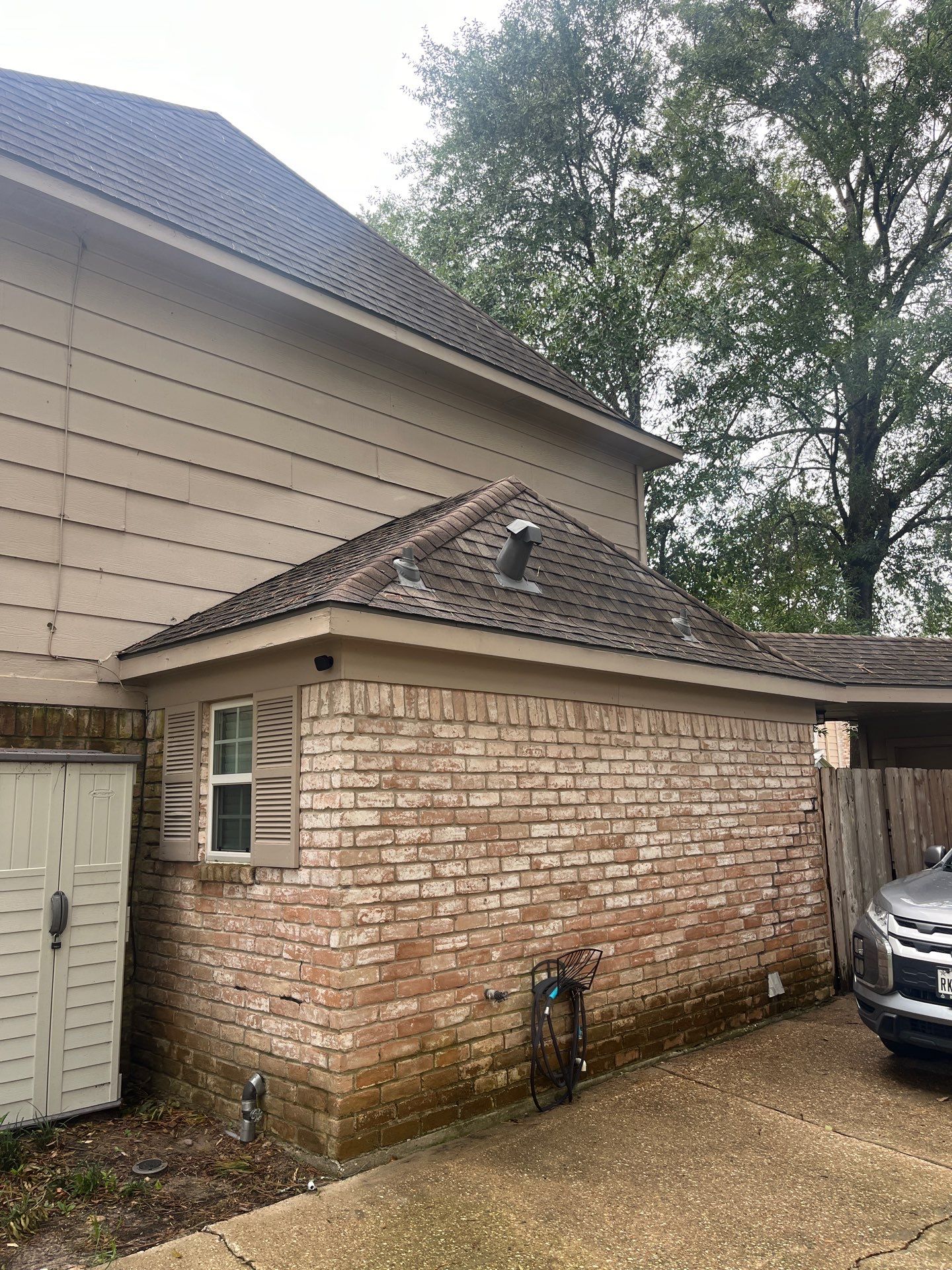 Hail Damage using Owen's Corning Duration (Lifetime) Shingles by Roof Repair Company