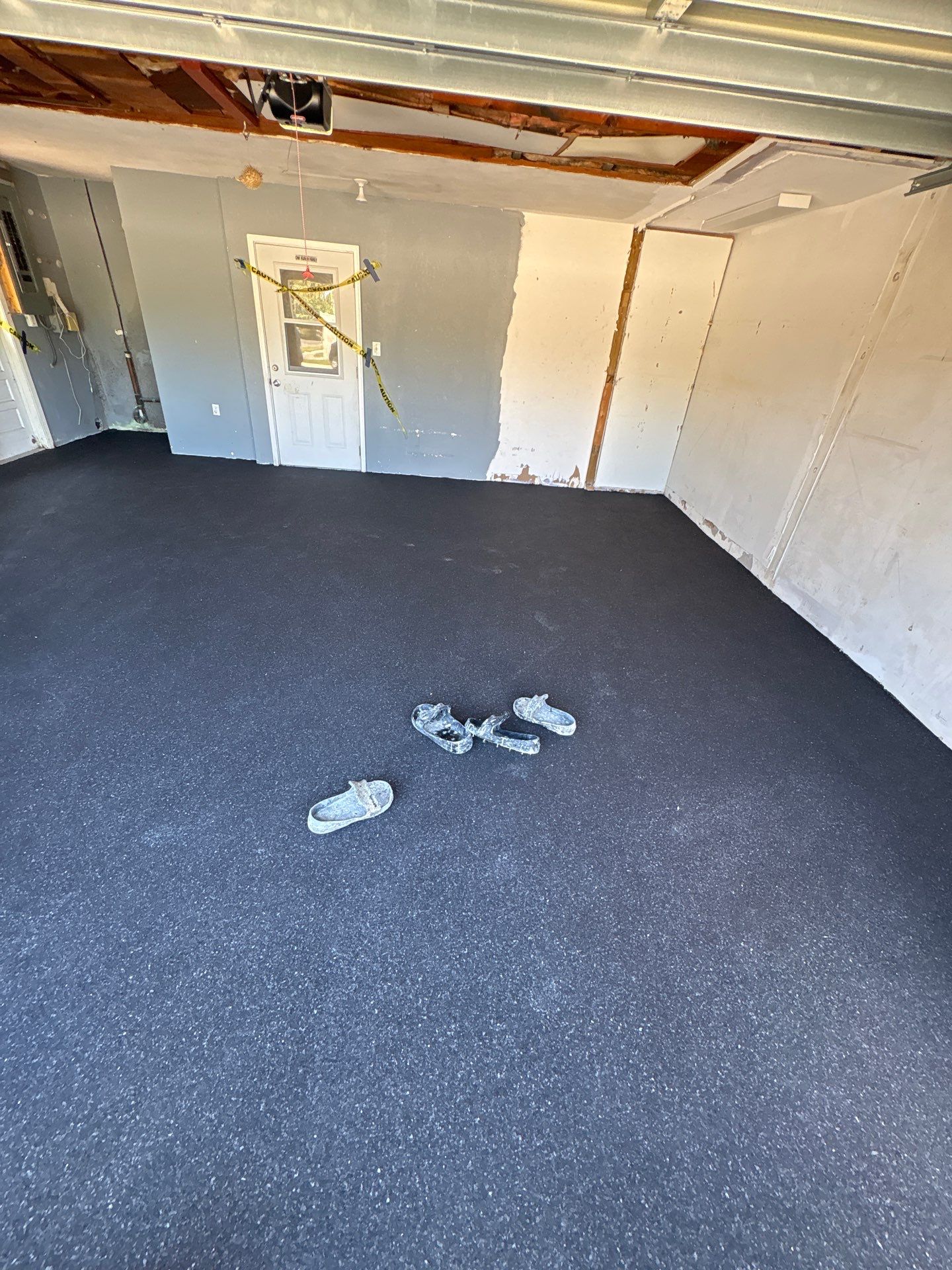 Clearwater Garage Floor Transformation with Carbon Flake Coating by Performance Floors & Coating