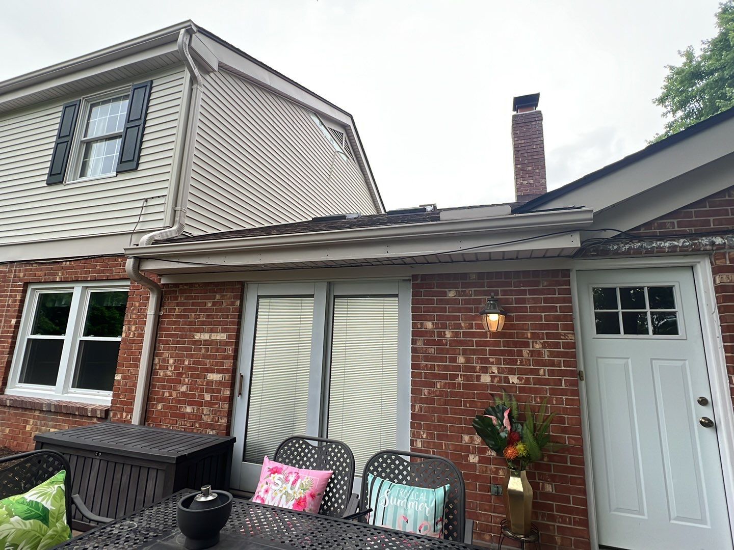 Siding Installation using Norandex Woodsmen Select vinyl sidning by WIW Enterprises Inc