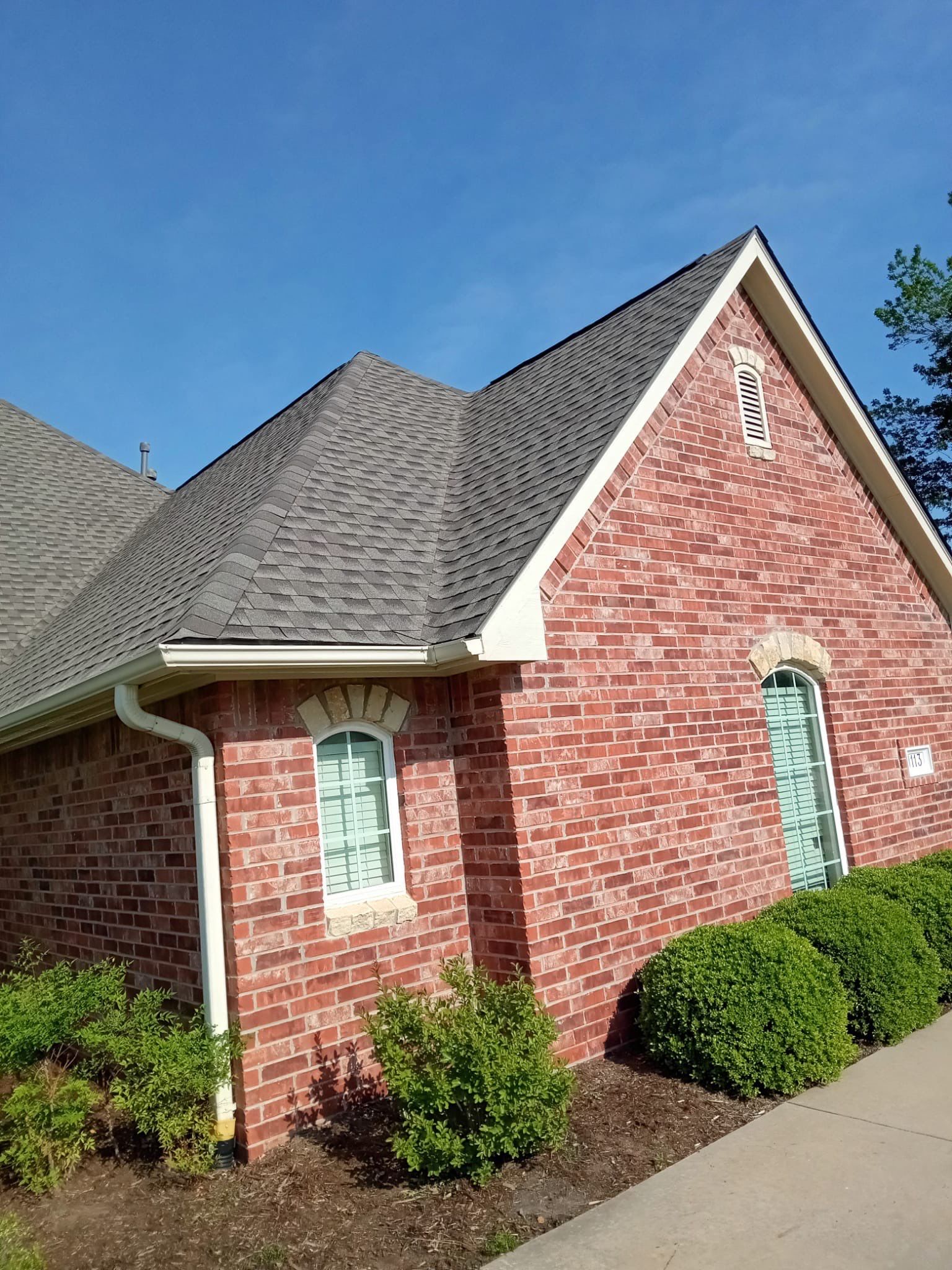 GAF - Weatherwood by Frontline Roofing and Construction