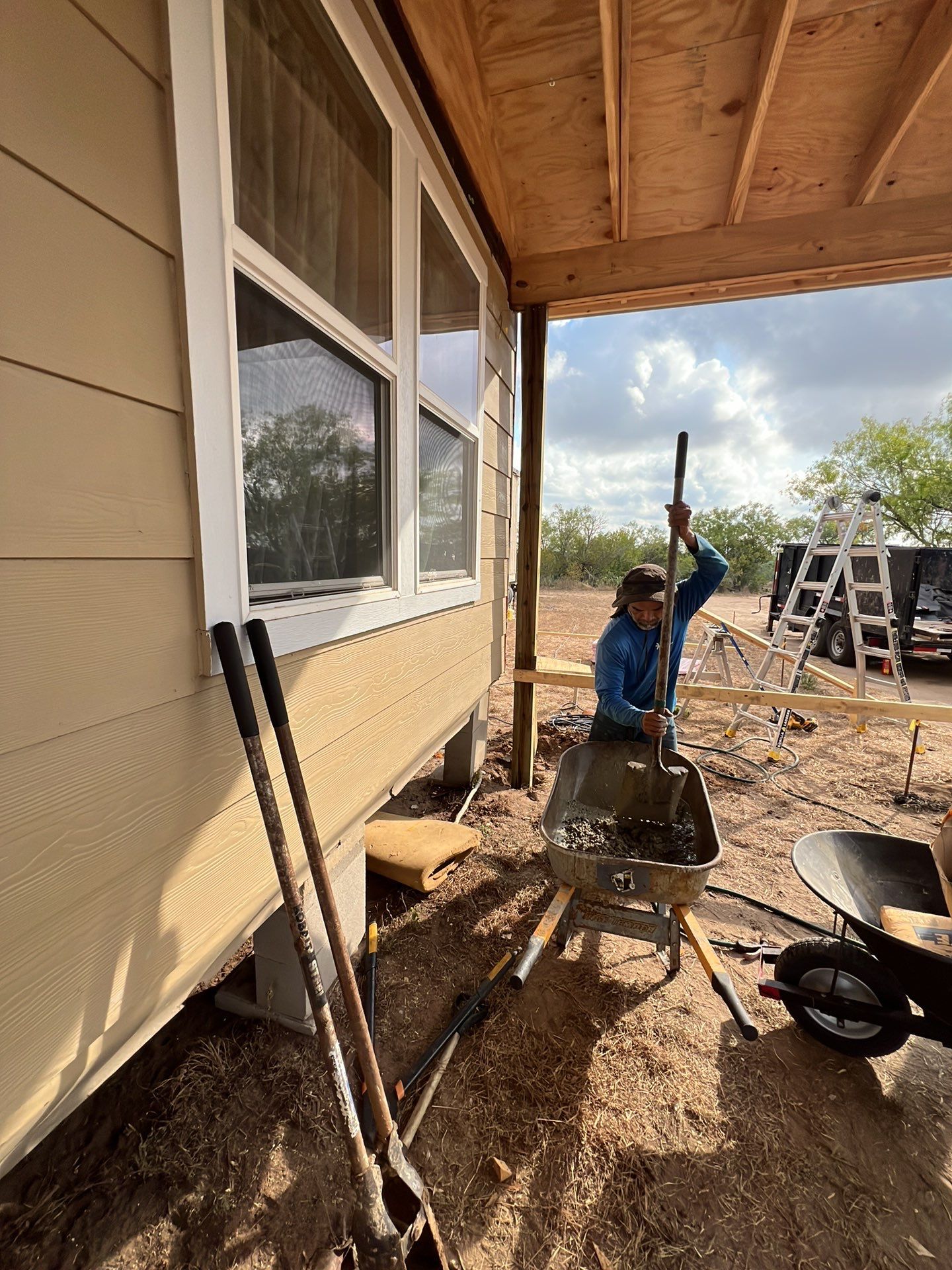 Front Porch Sitt'n by Bayfront Roofing and Construction