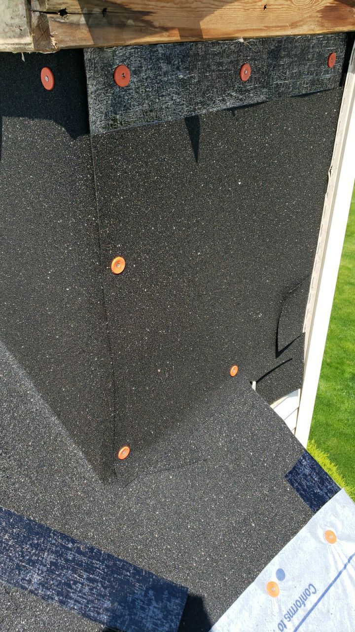 Brand: Atlas Pinnacle Color: Pristine Scotchgard Weathered Shadow Drip: Musket Brown by Eagle Eye Roofing