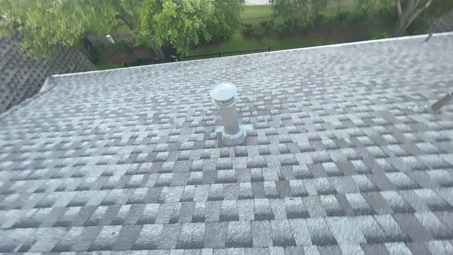 GAF HDZ - Weathered Wood by Elite Roofing LLC