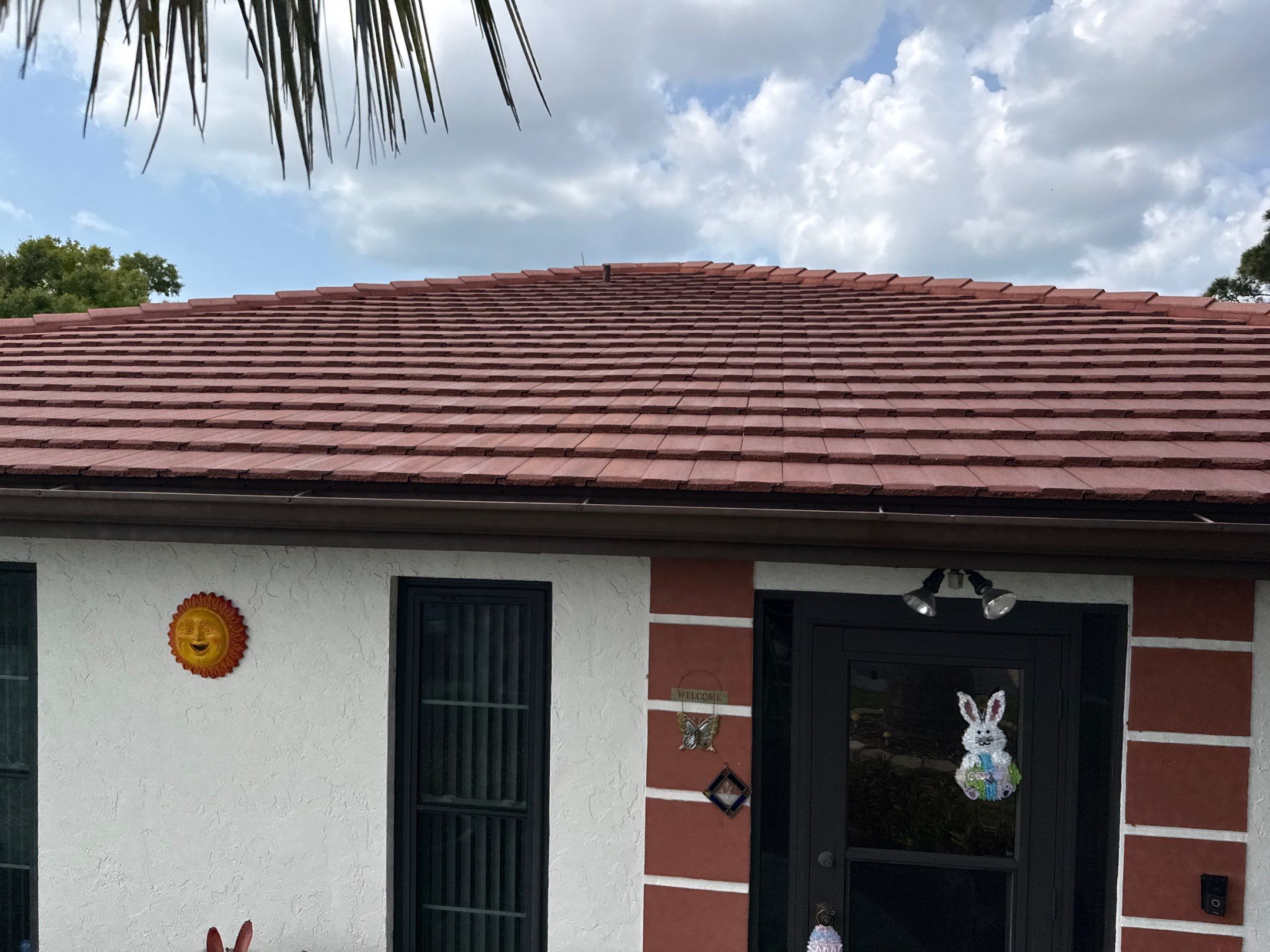 Tile Roof Cleaning – Vivenda at Bradenton I (Same-Day Service & Facebook Review) by Sunshine AquaWash
