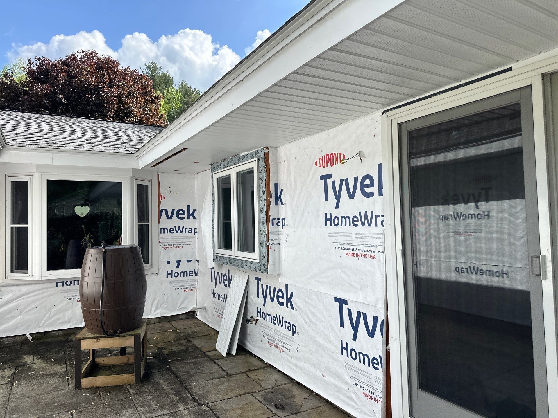 Vinyl Siding Transformation – Pacific Blue by Mighty Dog Roofing of Greater Middlesex County