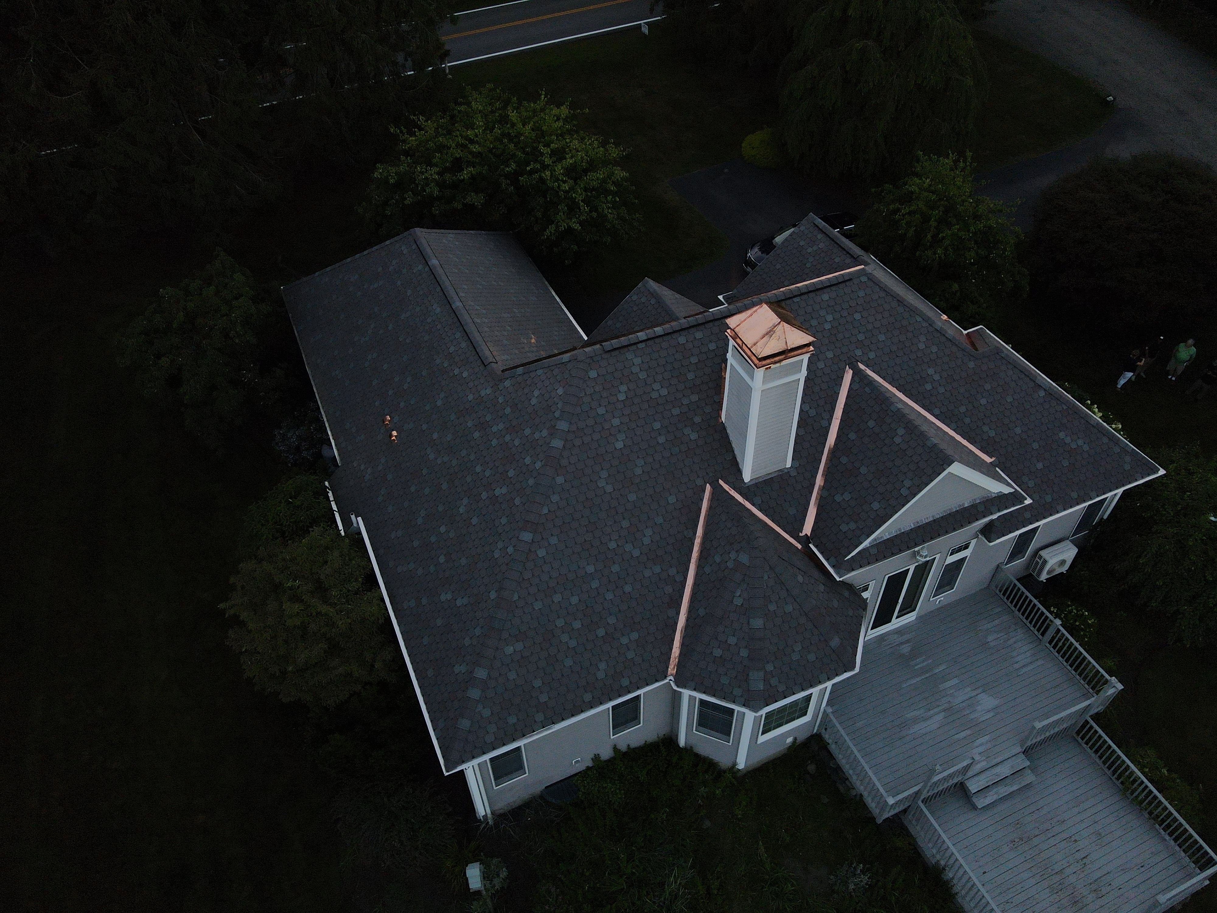 Jamestown - Designer Composite Shingle by Rinaldi Brothers