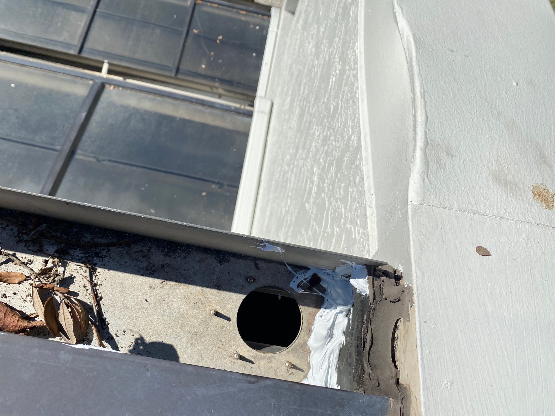 Gutter cleaning all buildings are the same for 6 units in Fort Myers FL by Gutter Professors