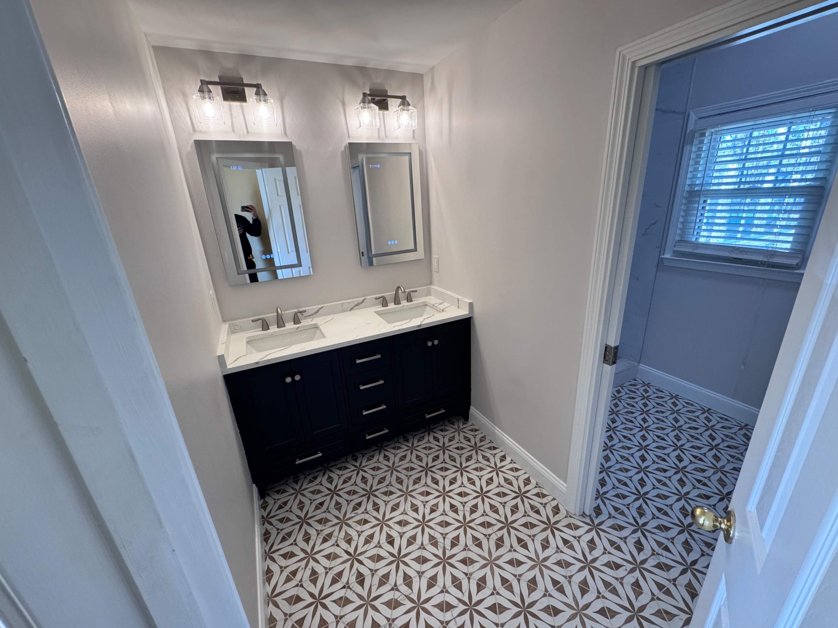 Hall bathroom renovation by Prudencio
