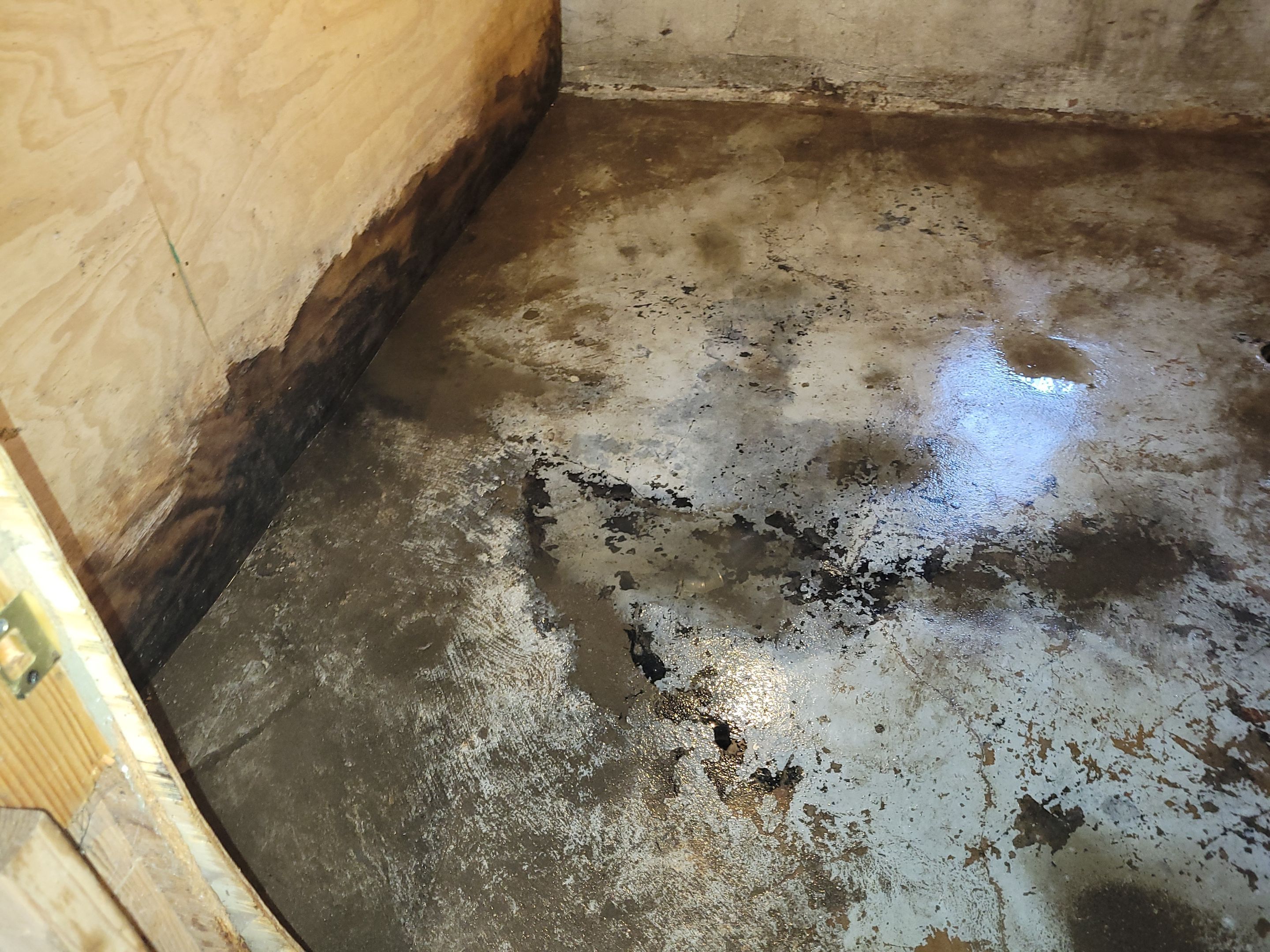 Overhead Sewage Pipe Burst by Chicagoland Water Medics