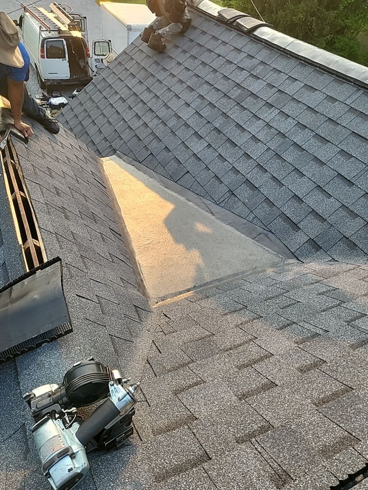 ATLAS PINNACLE COLOR: PEWTER by Eagle Eye Roofing