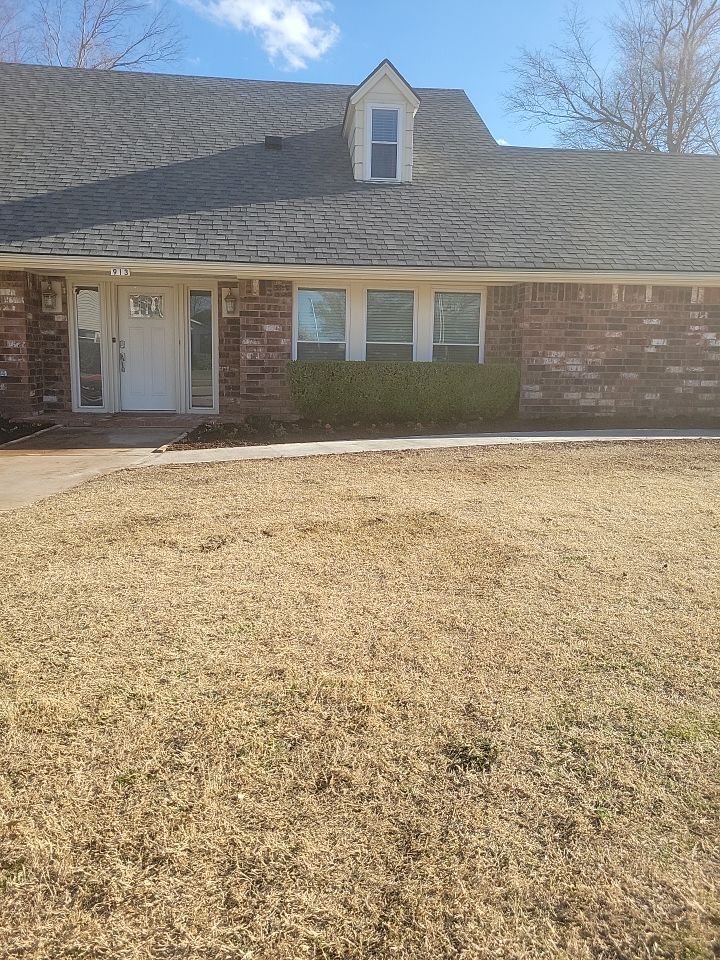 Concrete sidewalk using Concrete by Clays Services Inc