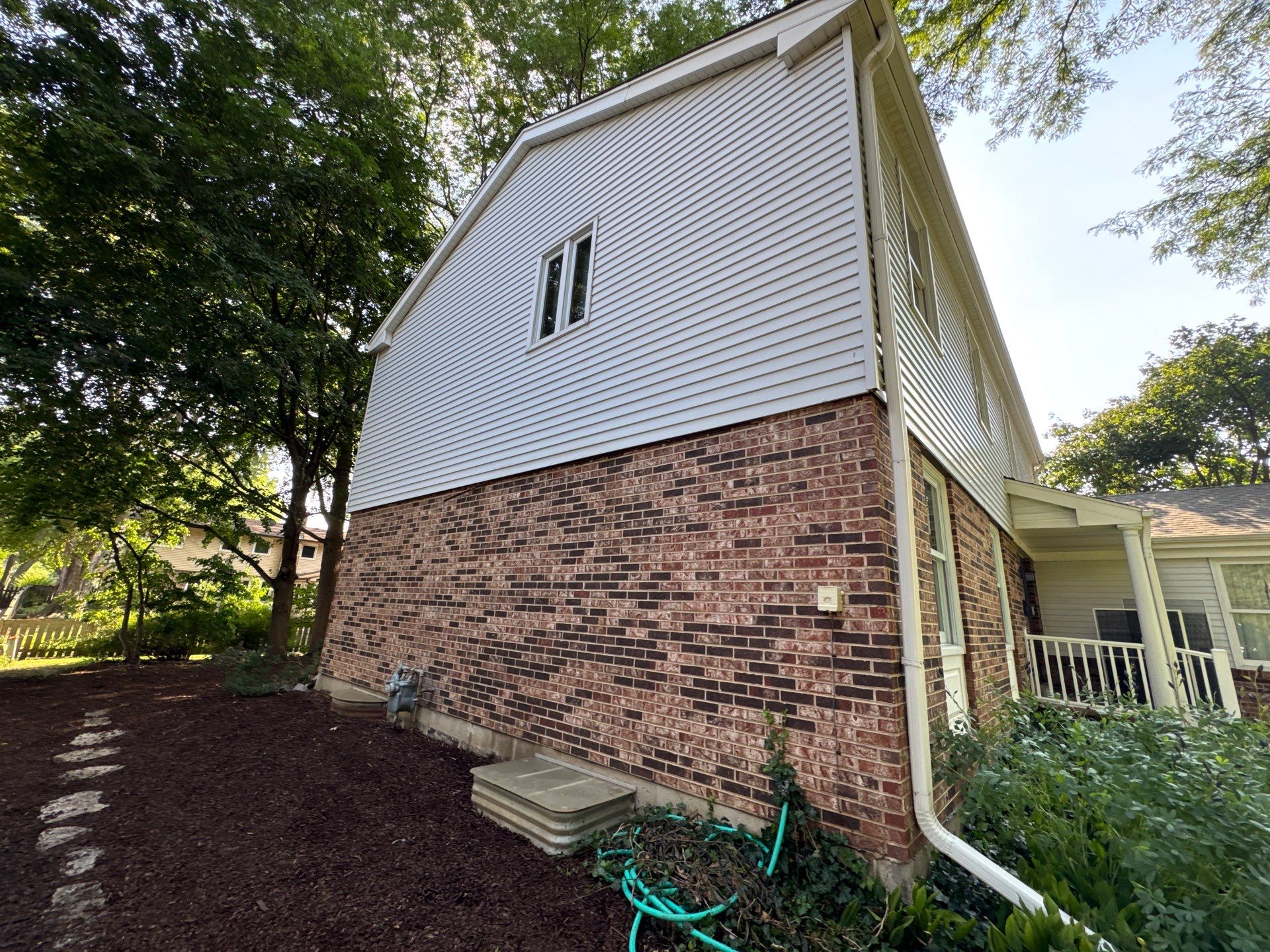Palatine house wash and concrete power washing by Northern Power Washing LLC.