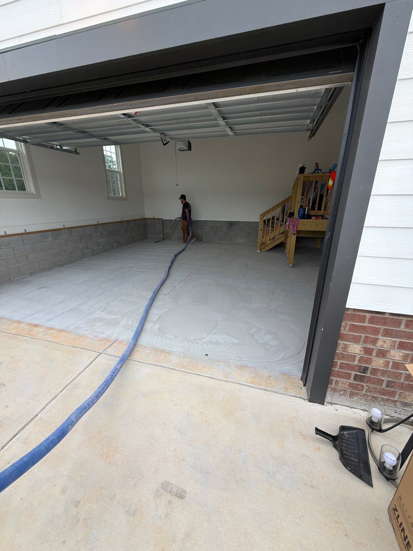 Custom Polyaspartic FLake Garage  by Endure Concrete Coatings