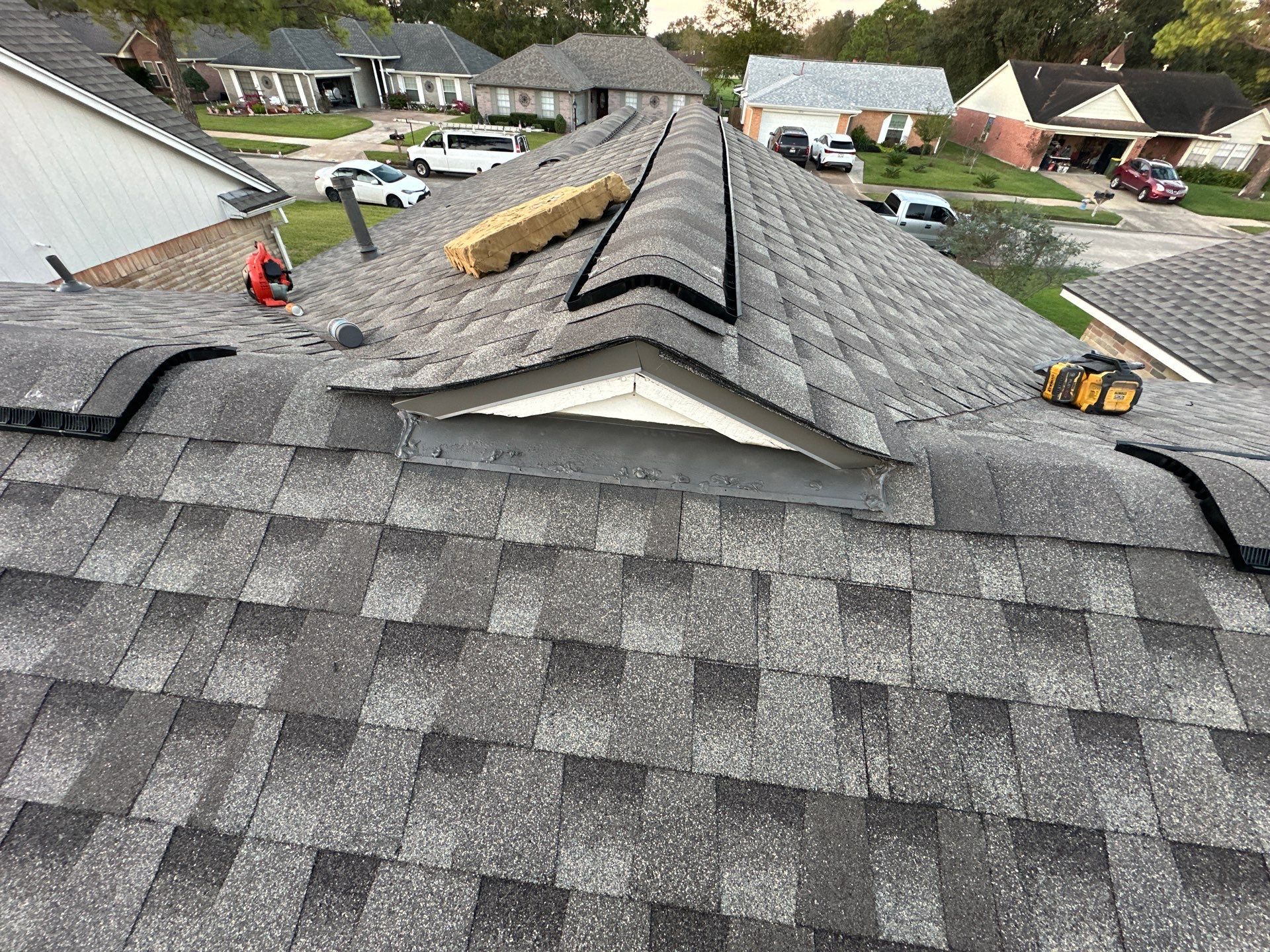 Gaf hdz weatherwood Pearland, Tx by Motion Roofing