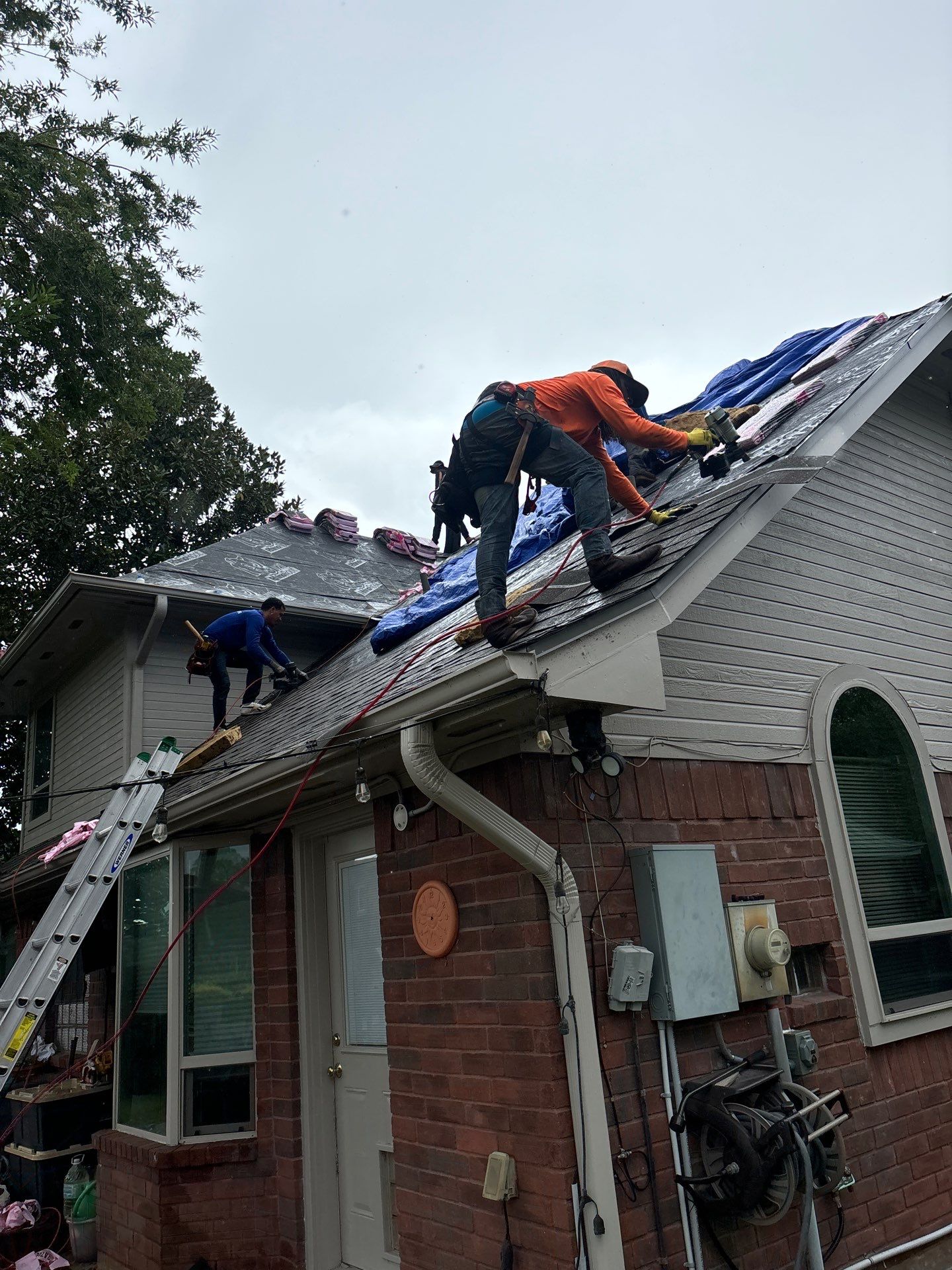 Residential Roofing Installation using Owen's Corning Duration (Lifetime) Shingles by Roof Repair Company