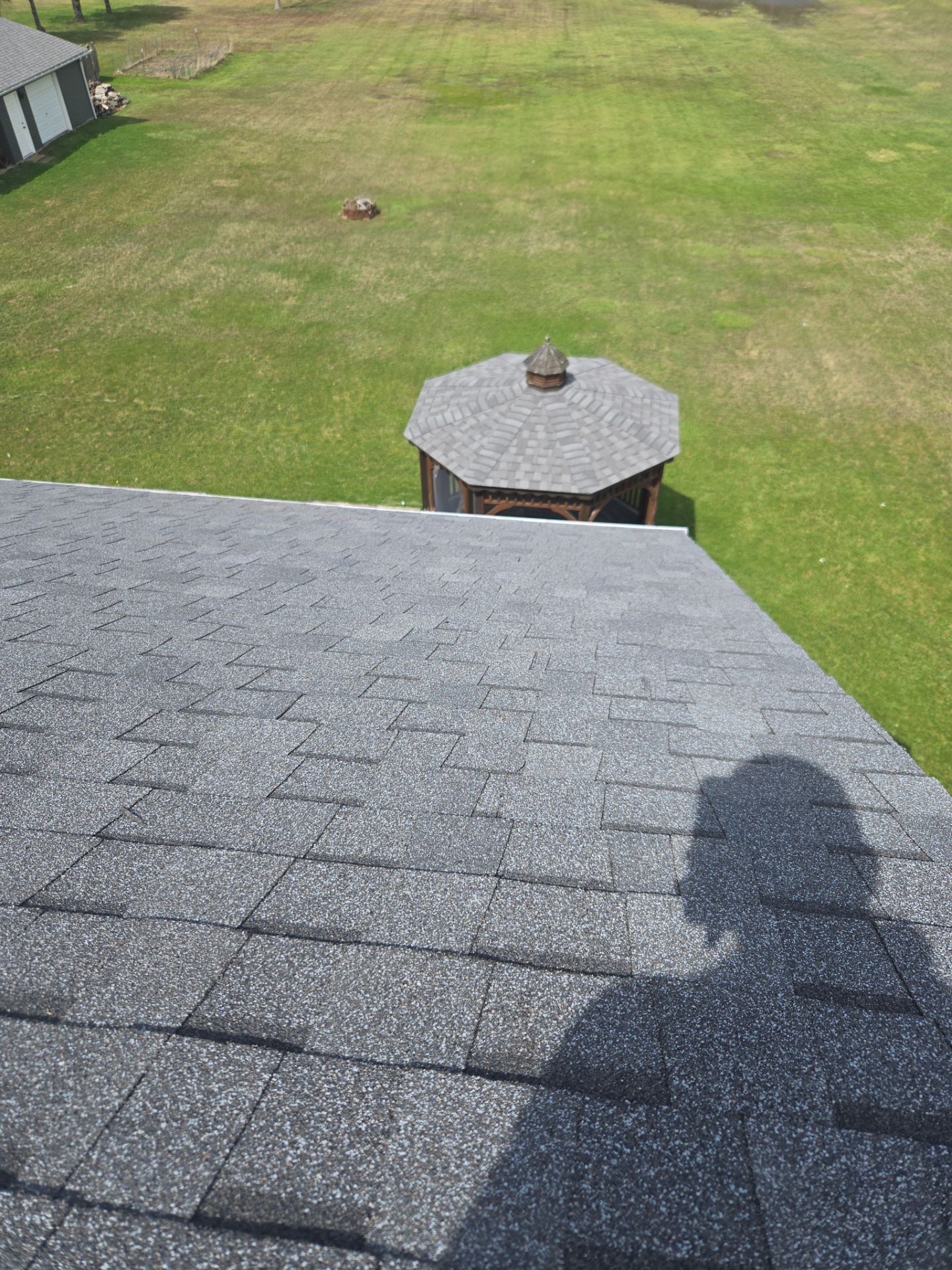 Laurie S: Atlas Pinnacle, Color, Pewter, Drip Edge, Color, White by Eagle Eye Roofing