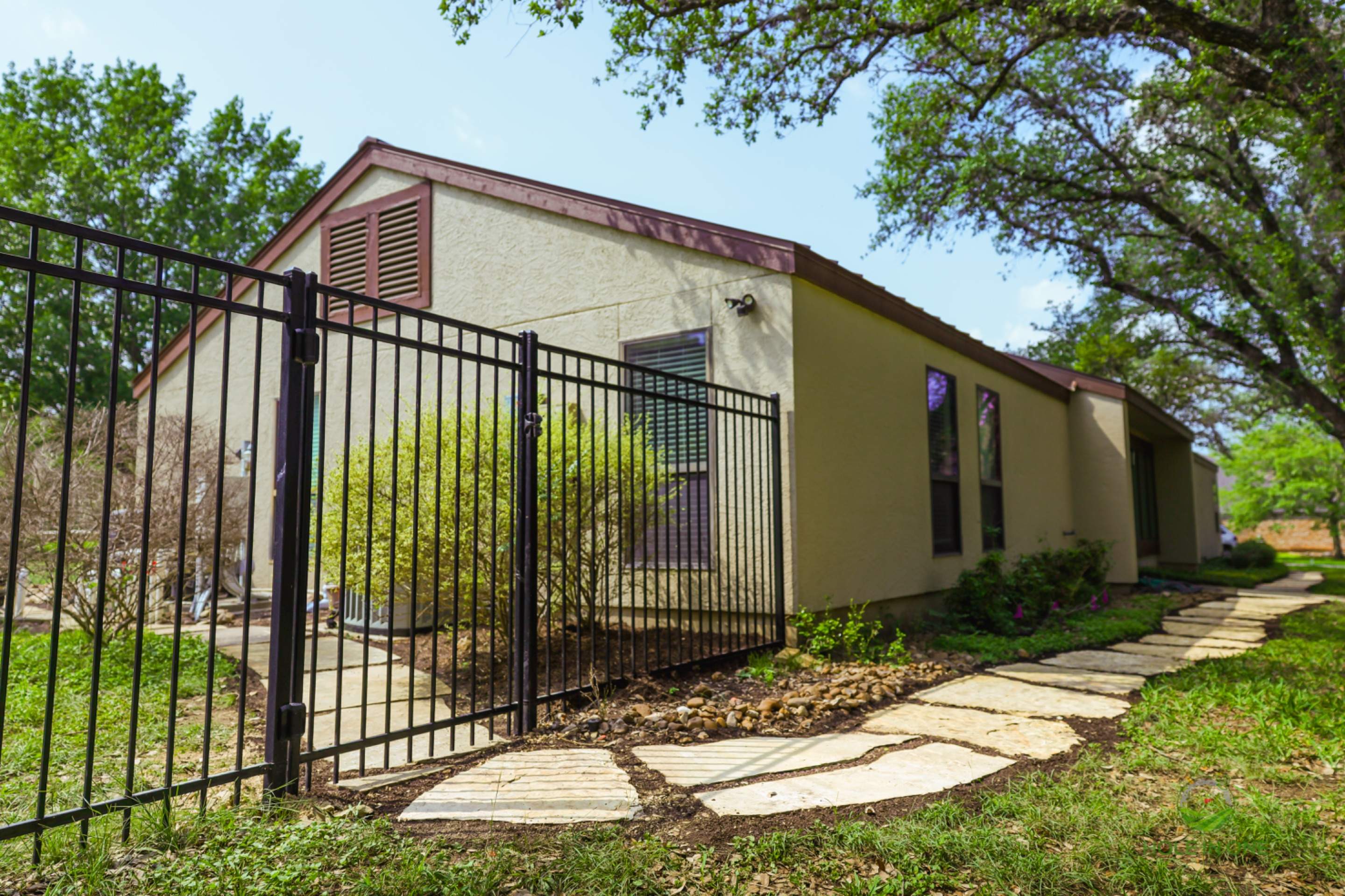 Scattered Oaks, San Antonio TX by Hole In One Lawns, LLC