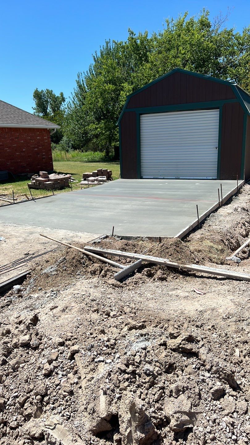 1000' Drive and Patio using Concrete by Clays Services Inc