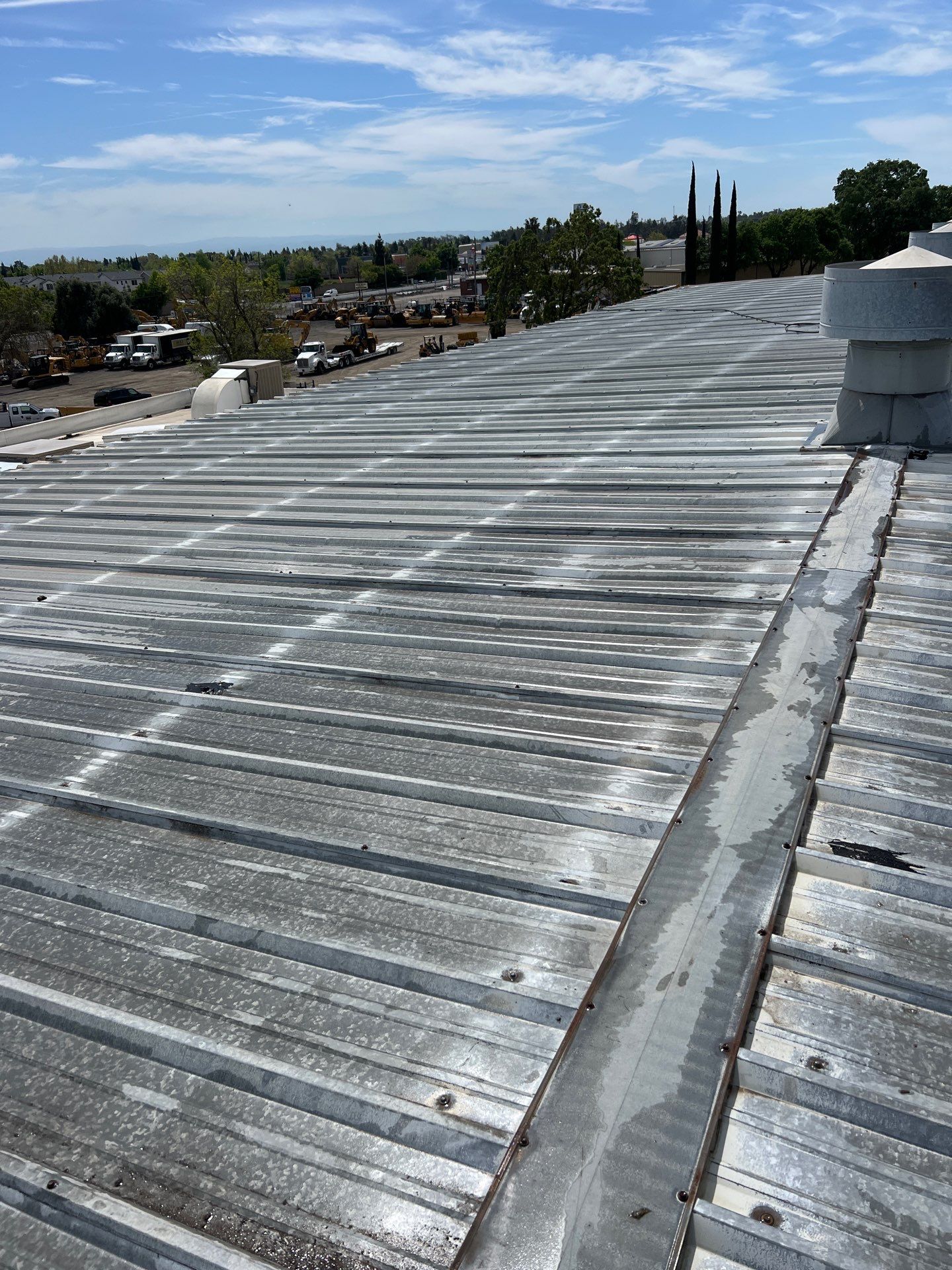 MR Roofing system using Conklin BenchPly system with PUMA top coat by Straight Edge Roofing Inc