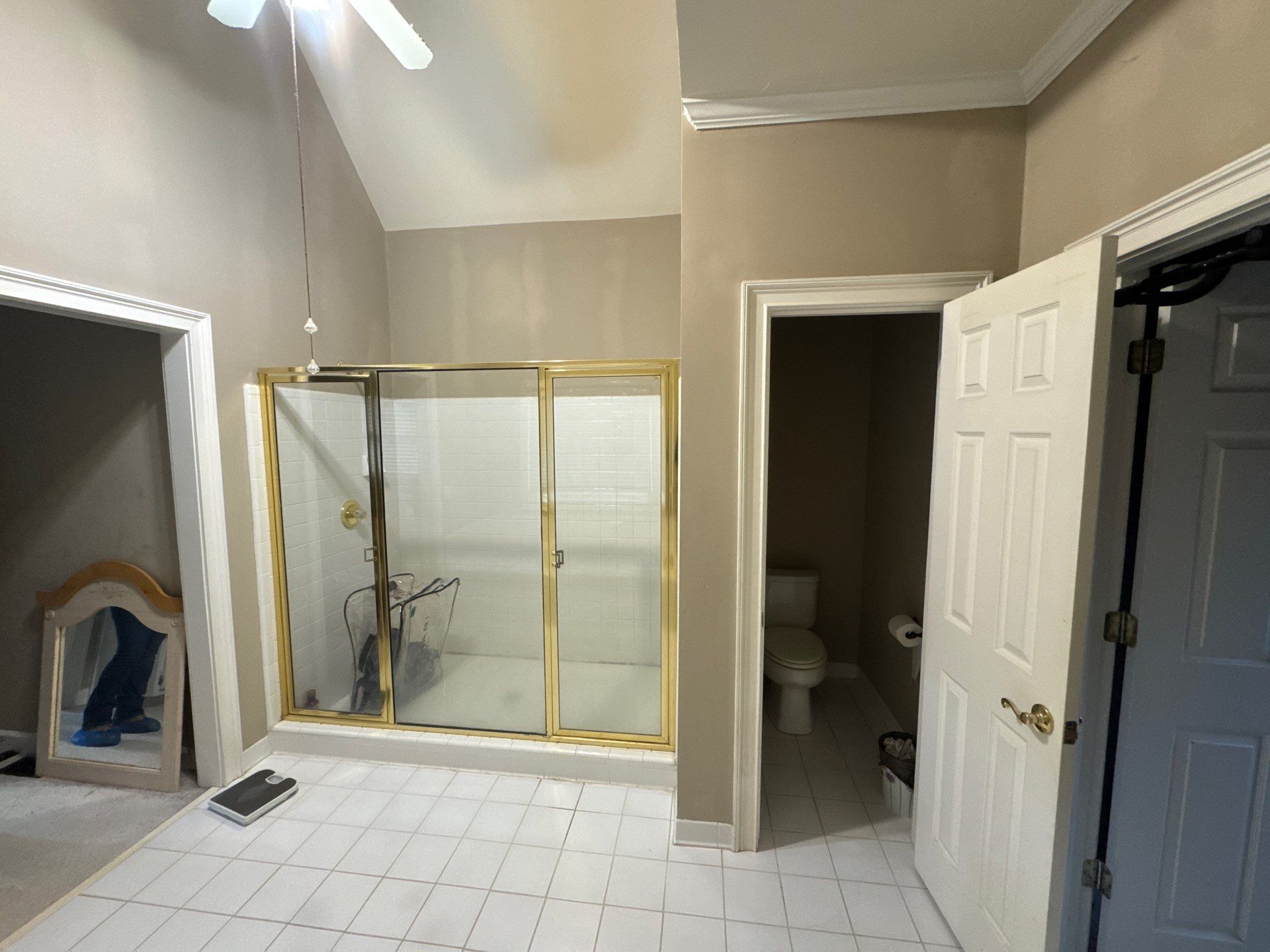 Master bathroom renovation by Prudencio