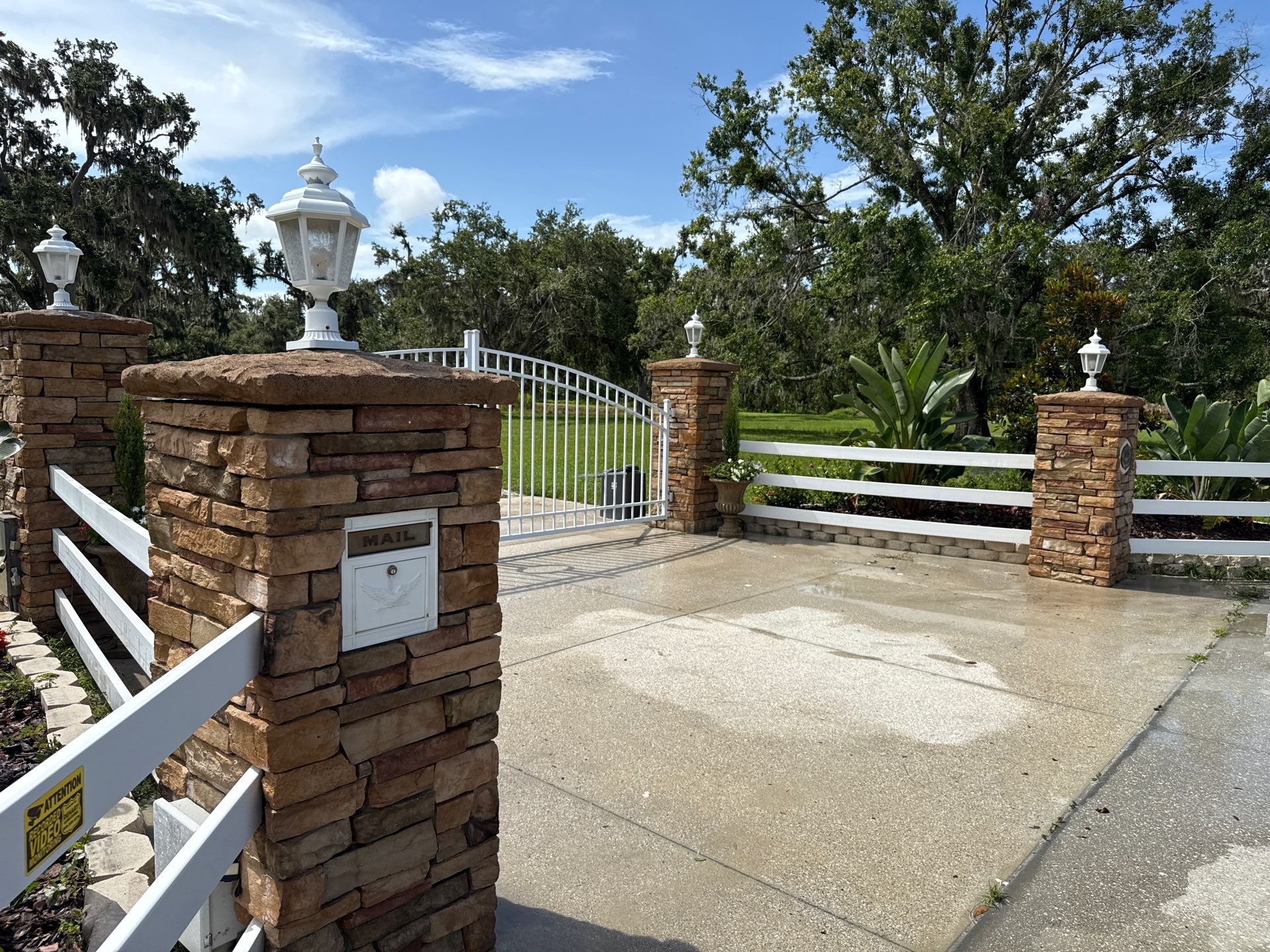 π Vinyl Horse Fence & Entrance Cleaning β Old Tampa Rd, Parrish, FL by Sunshine AquaWash