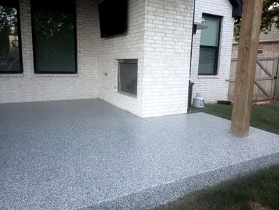 Patio & Garage in Domino 