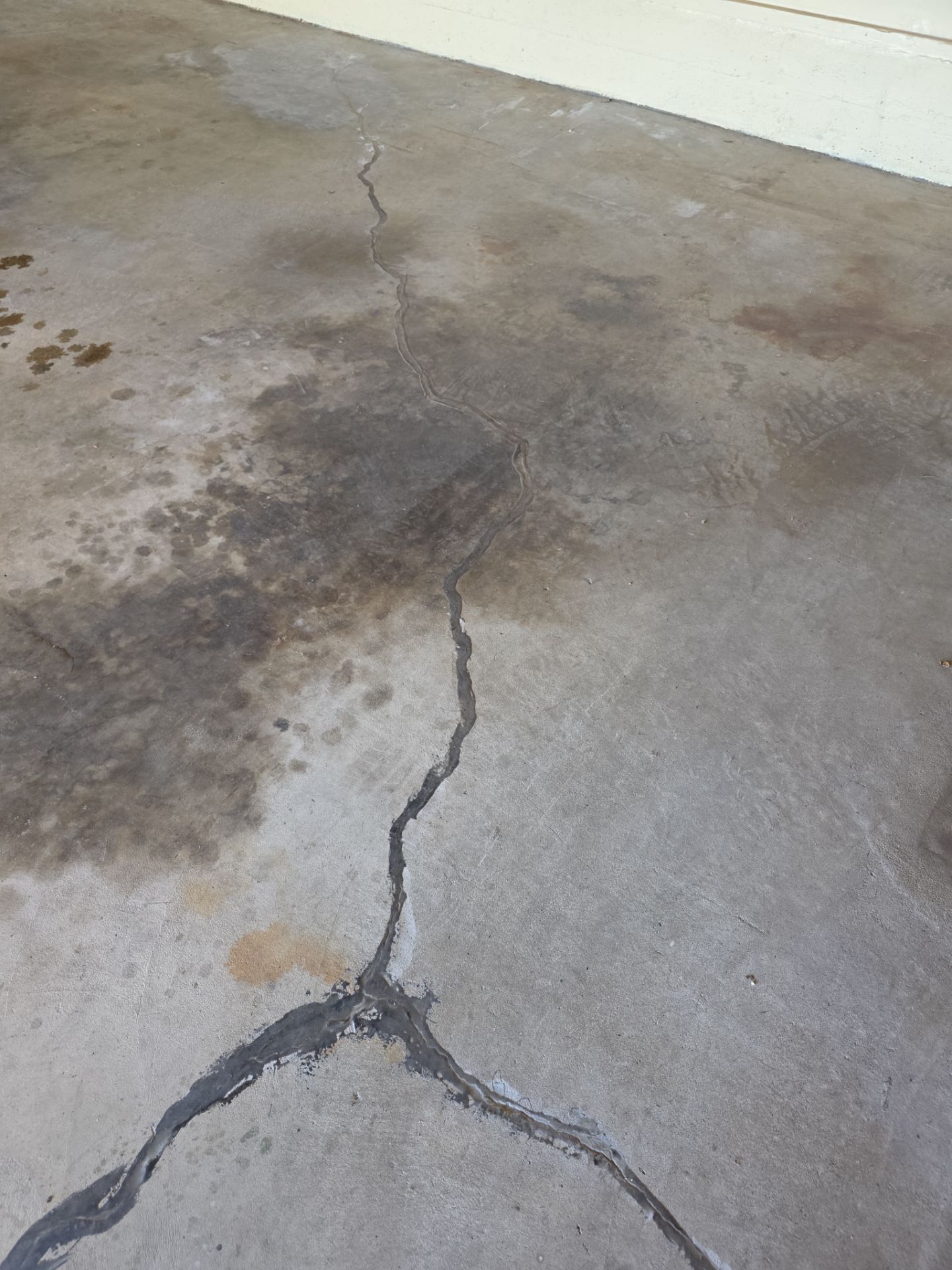 Polyurea Garage Floor Coating with Coyote Chips in San Luis Obispo by MGP Coatings