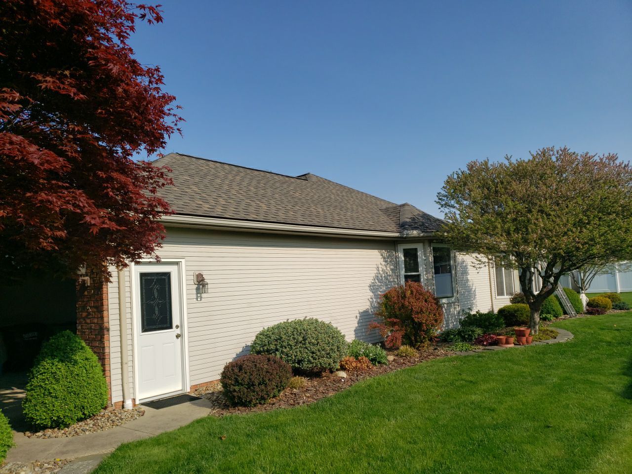 Brand: Atlas Pinnacle Color: Pristine Scotchgard Weathered Shadow Drip: Musket Brown by Eagle Eye Roofing