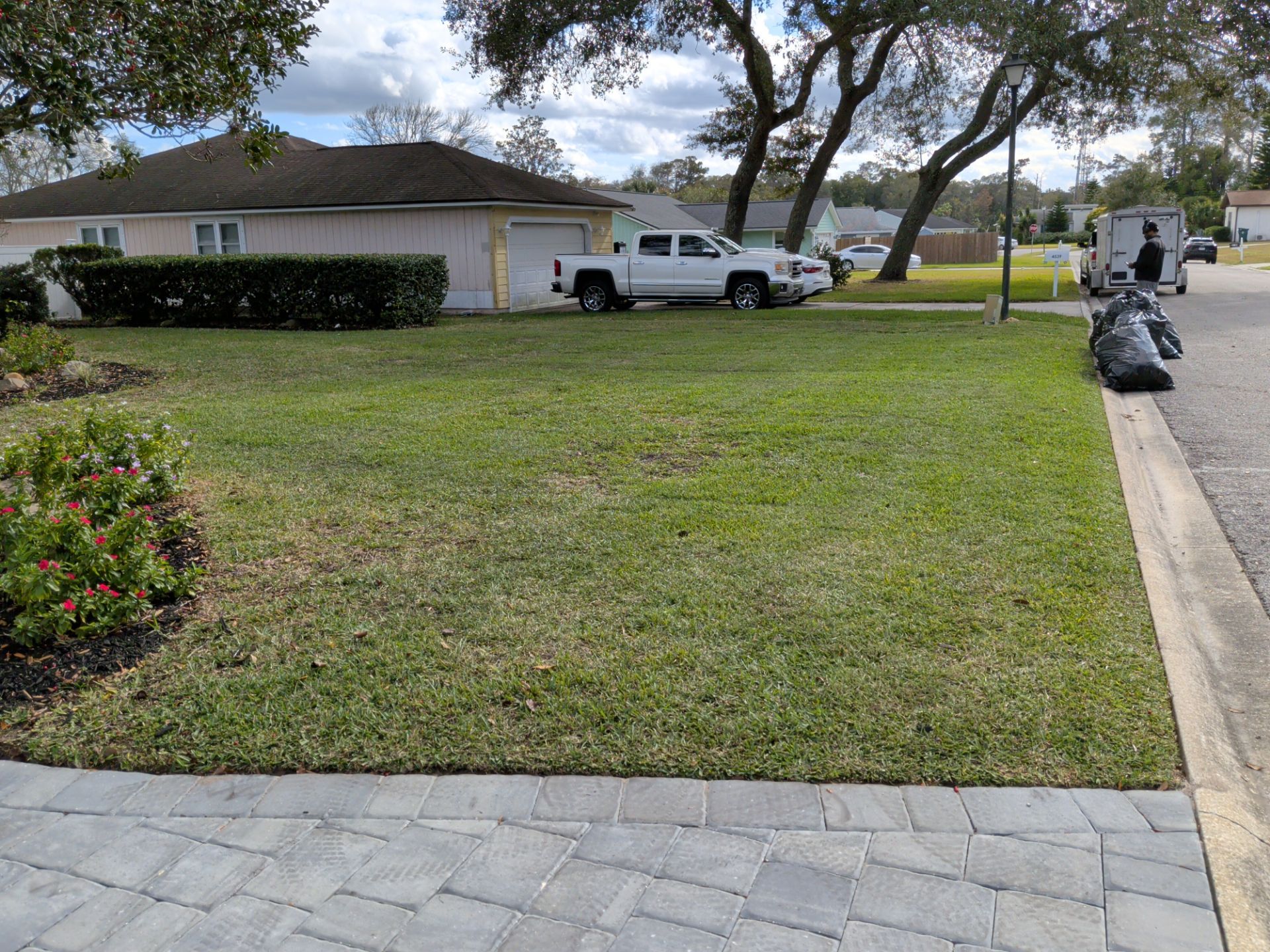 Flower Bed & Property Cleanup San Pablo area — Jacksonville Beaches, FL by Harmoni Home Services