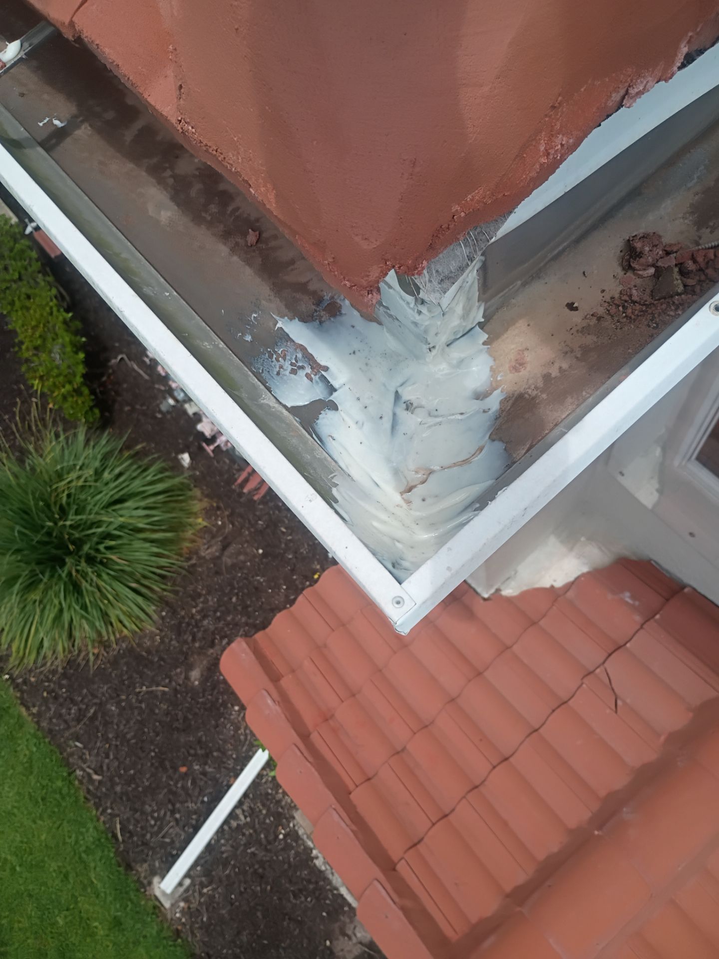 Aluminum Seamless Gutters using seal gutters in Fort Myers FL by Gutter Professors
