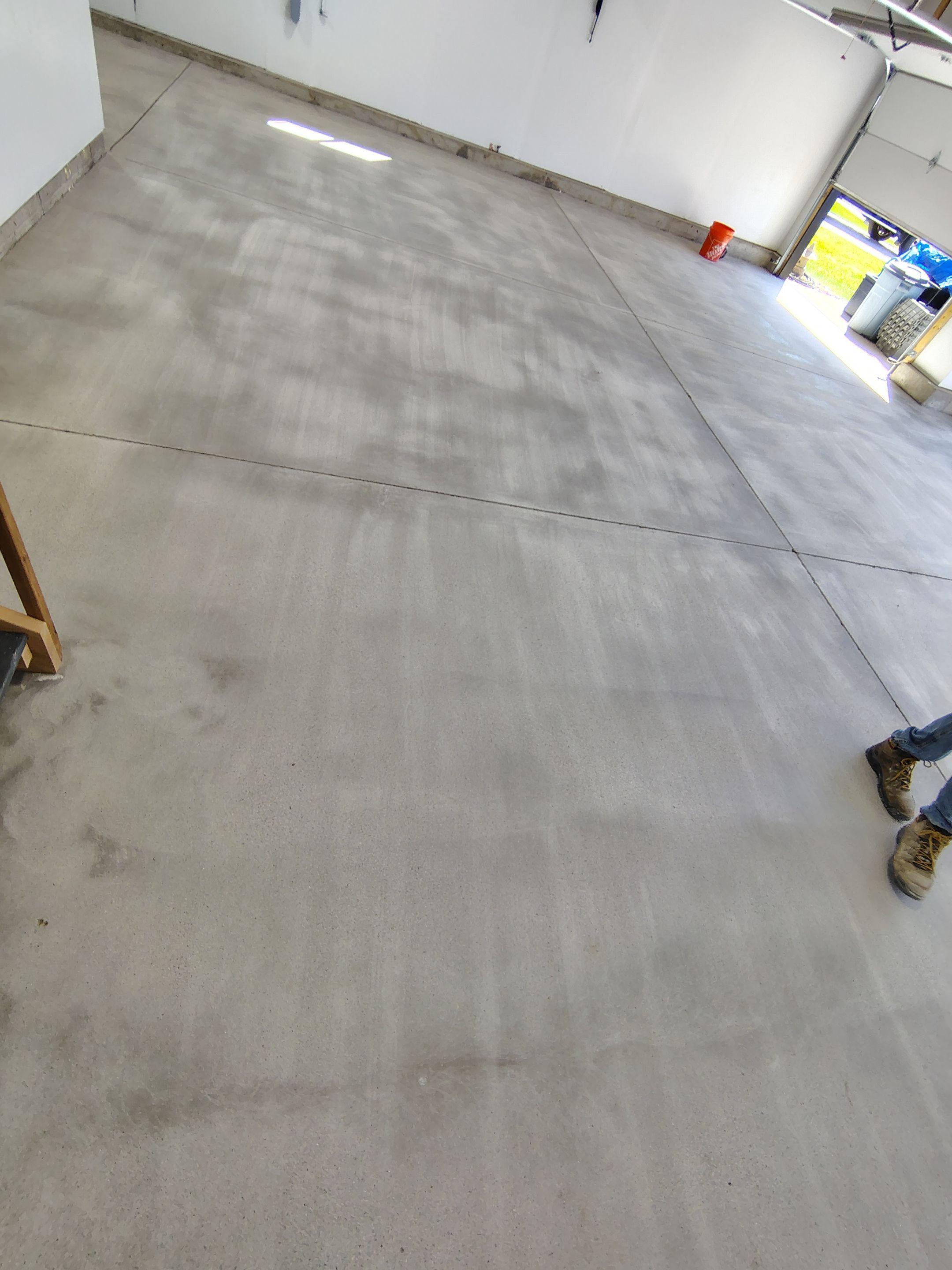 Decorative Flake Garage Floor Coating Installation in Tea, South Dakota by Select Painting, Coatings & Garage Cabinets