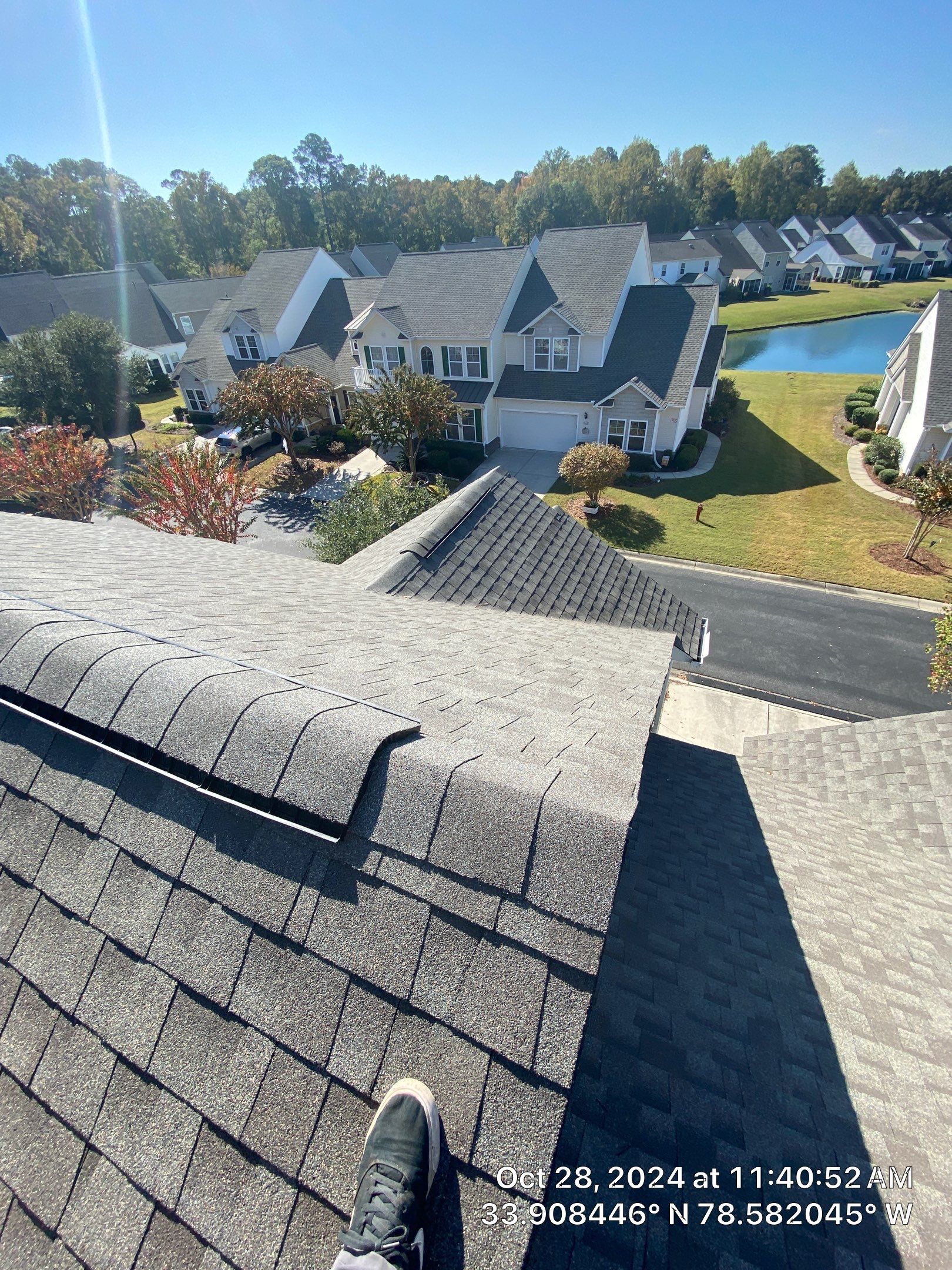 GAF HDZ - Weathered Wood by Linta Roofing Inc