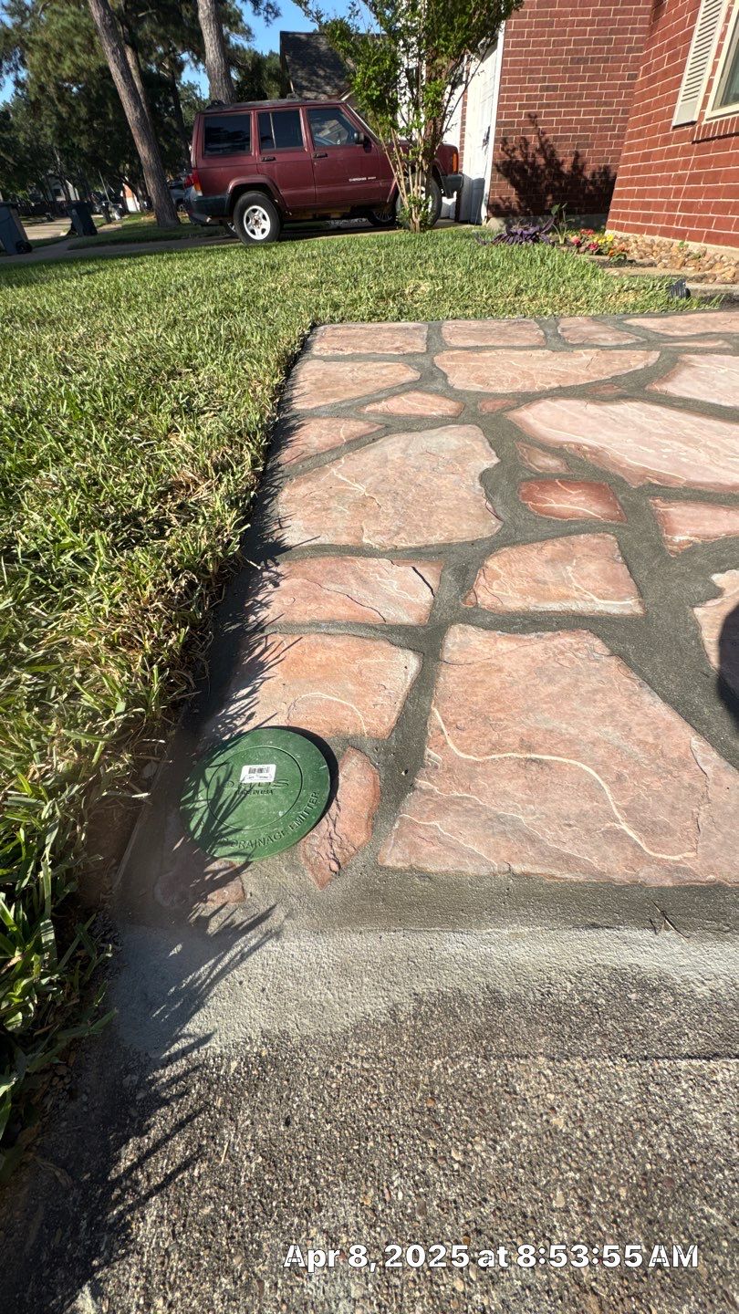 🏡 Mary Gray’s Entrance Transformation — Flagstone, Trim & Gutter Service by Texas Urban Elements