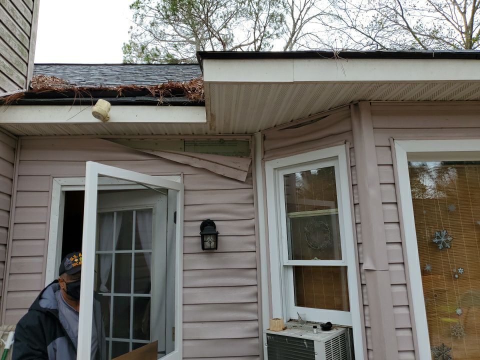 Residential Roofing Installation using Owens Corning Oakridge- Williamsburg Gray by Indigo State Roofing